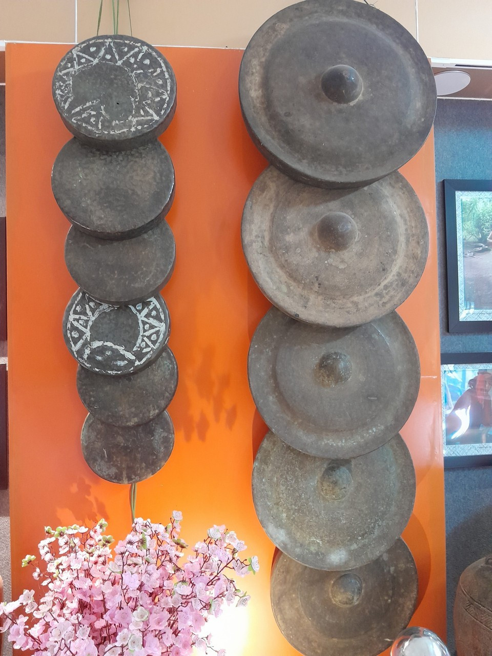 Los gongs son instrumentos musicales típicos del pueblo S’tieng. (Foto: VNA) Los gongs son instrumentos musicales típicos del pueblo S’tieng. (Foto: VNA)