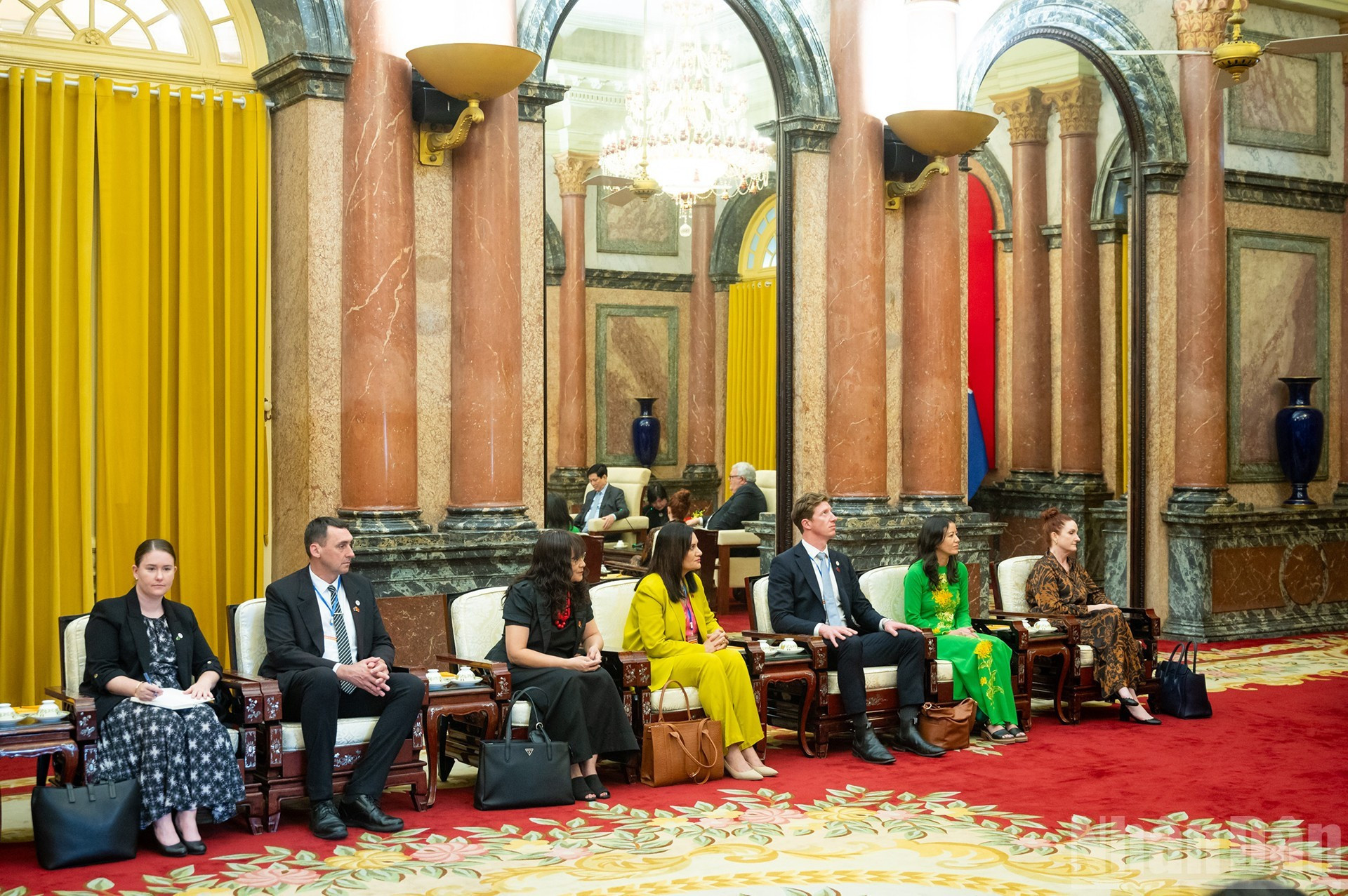 Delegados que acompañan al presidente del Parlamento de Nueva Zelanda, Gerry Brownlee.