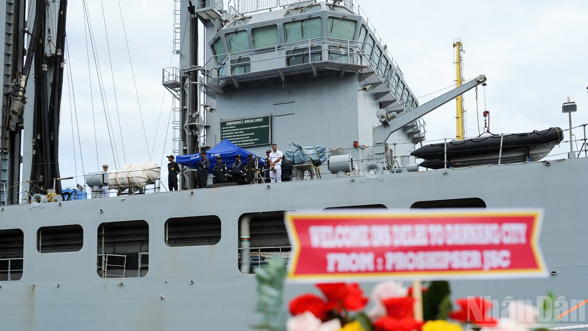 Tripulantes de la flotilla INS Delhi durante su visita amistosa a Da Nang. Tripulantes de la flotilla INS Delhi durante su visita amistosa a Da Nang.