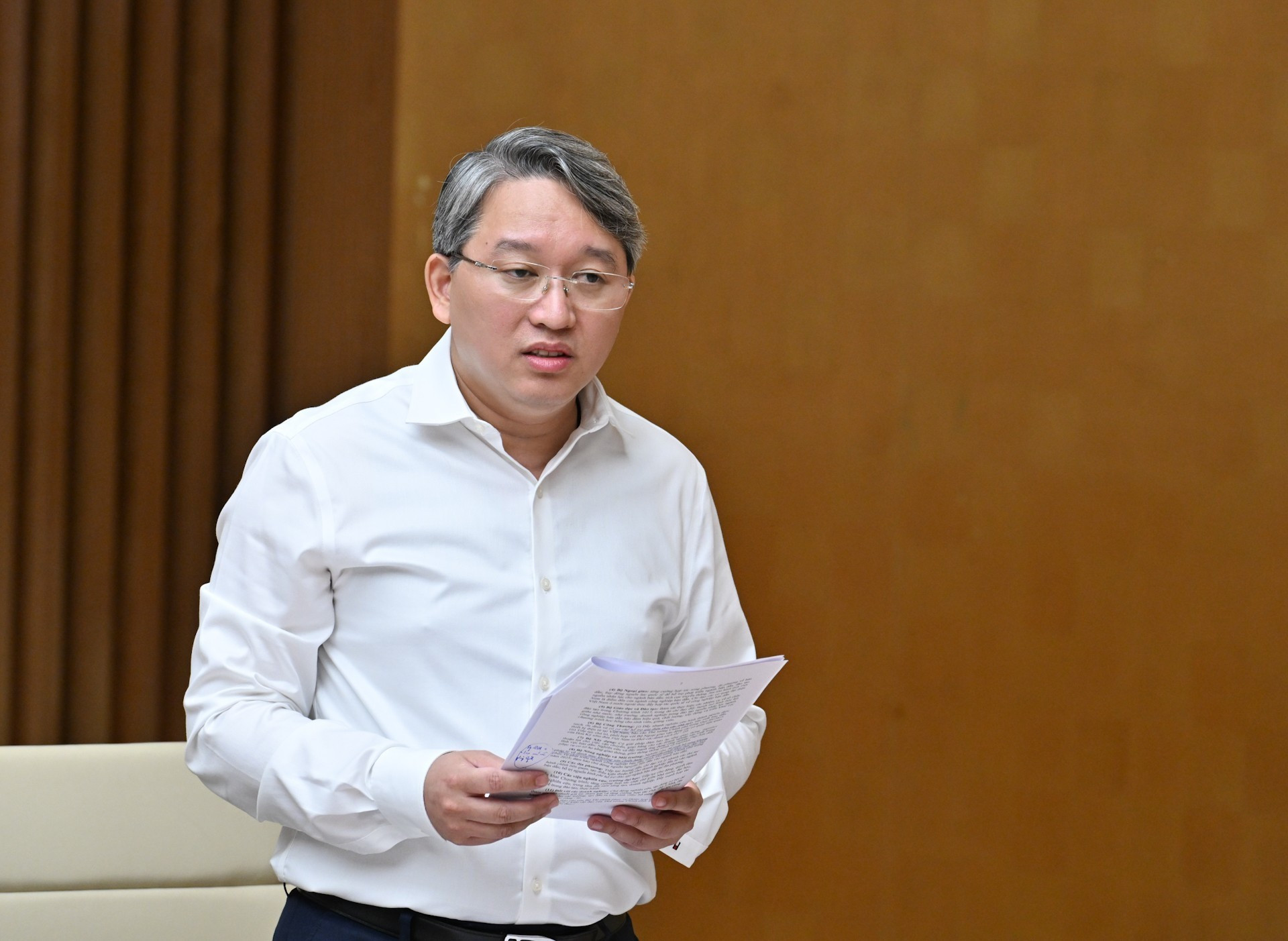 El ministro de Justicia, Nguyen Hai Ninh, interviene en la reunión. (Foto: VNA)