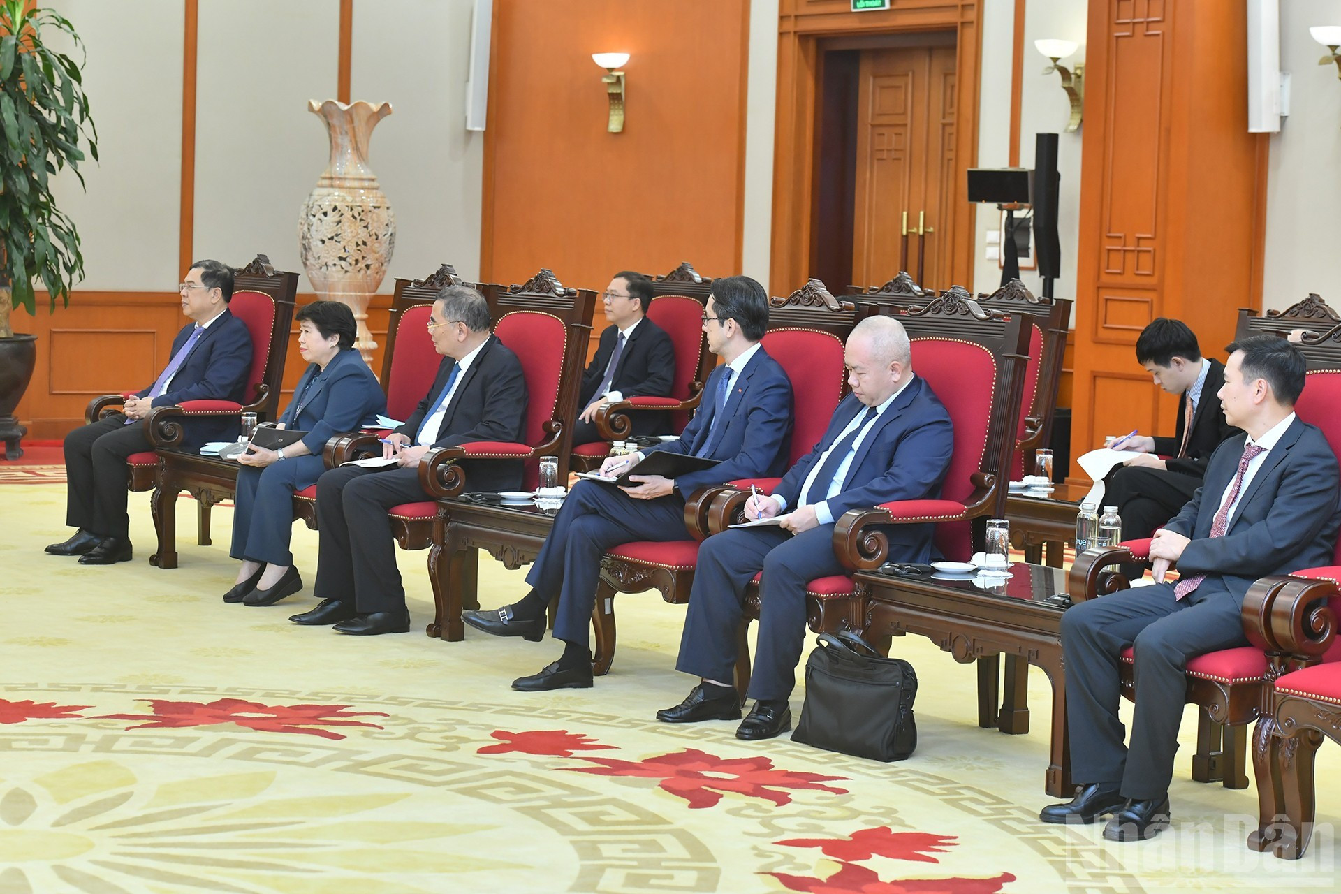 Delegados vietnamitas a la recepción.