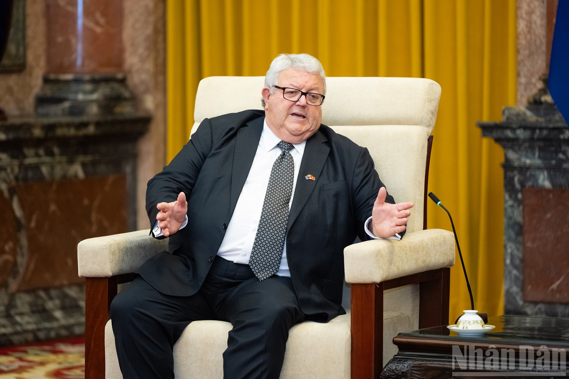 El presidente del Parlamento de Nueva Zelanda, Gerry Brownlee, interviene en el encuentro.