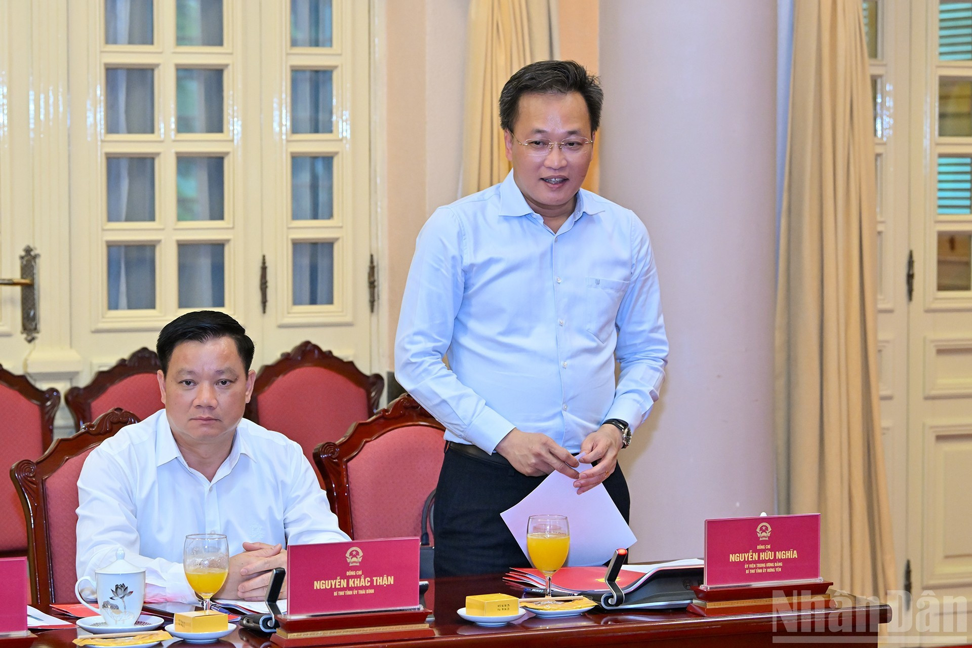Nguyen Huu Nghia, secretario del Comité partidista de Hung Yen, interviene en el encuentro. Nguyen Huu Nghia, secretario del Comité partidista de Hung Yen, interviene en el encuentro.