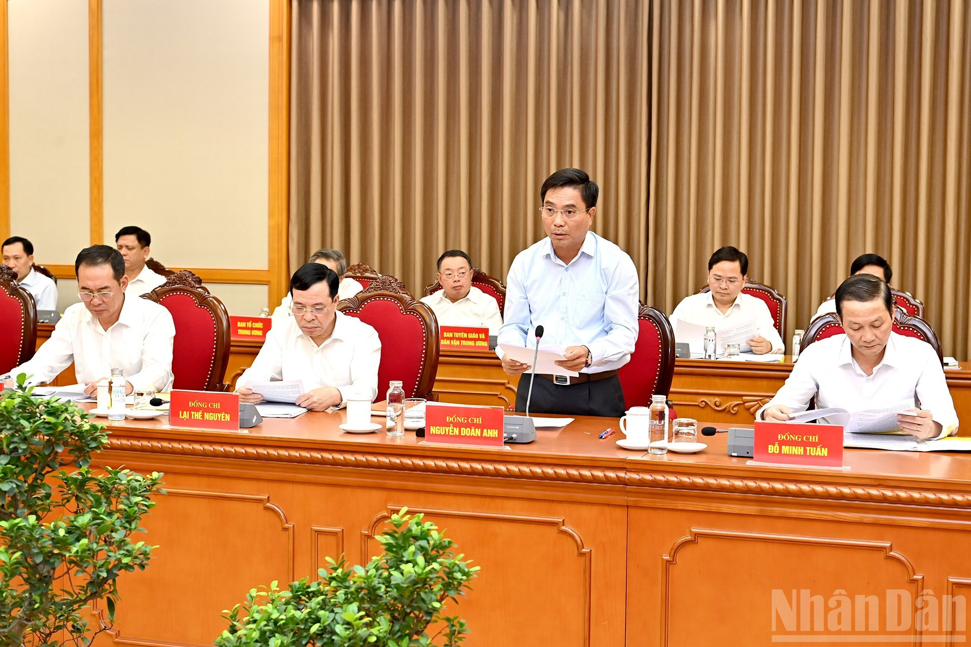 El secretario del Comité del PCV en Thanh Hoa, Nguyen Doan Anh, pronuncia un discurso. El secretario del Comité del PCV en Thanh Hoa, Nguyen Doan Anh, pronuncia un discurso.