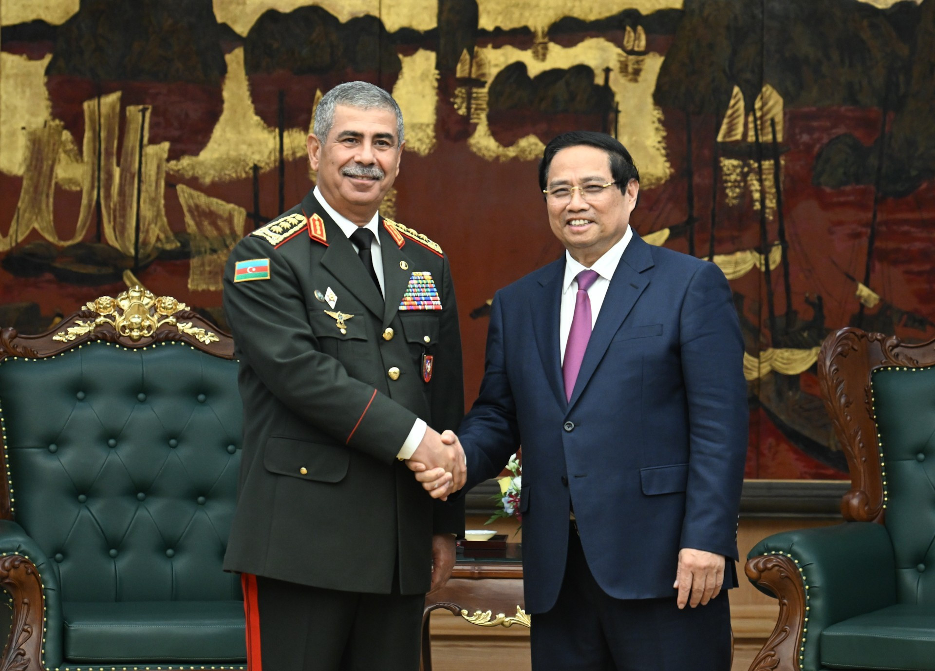 [Foto] Primer ministro vietnamita se reúne con ministro de Defensa de Azerbaiyán 