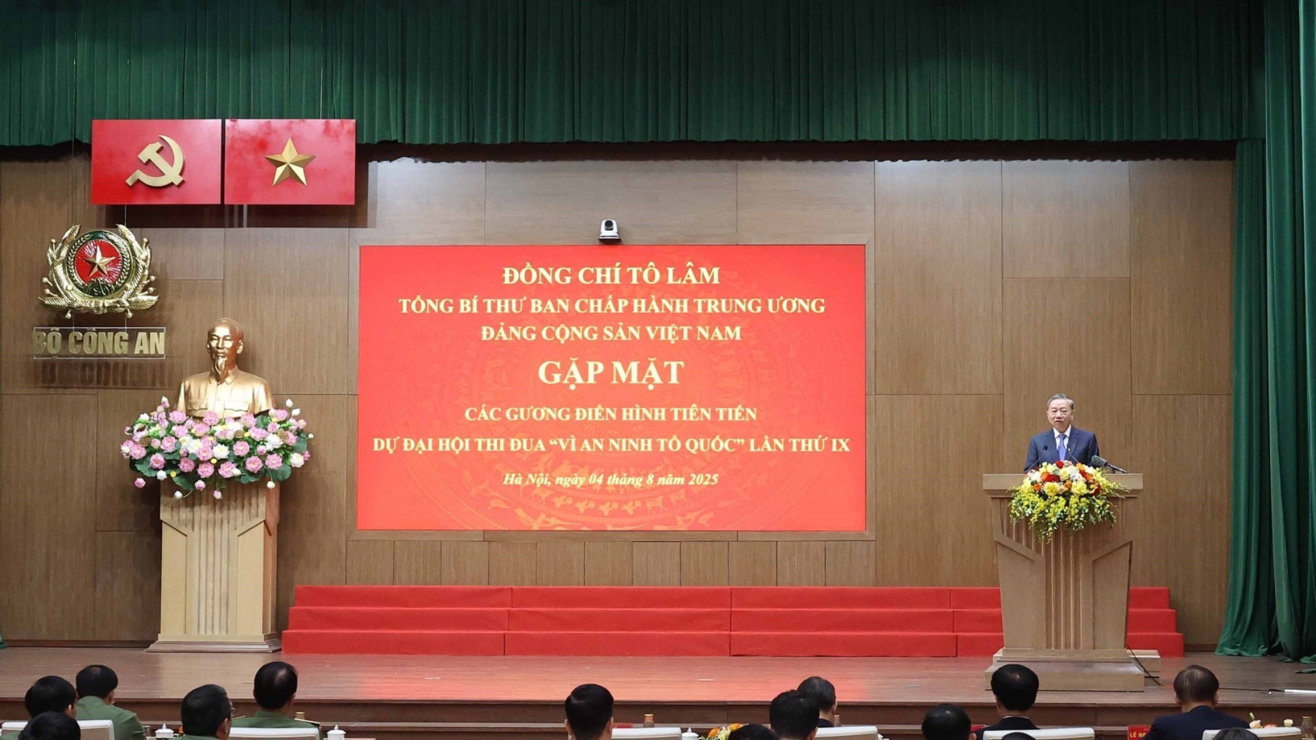 El secretario general del PCV, To Lam, en su intervención. (Foto: Thong Nhat/VNA)