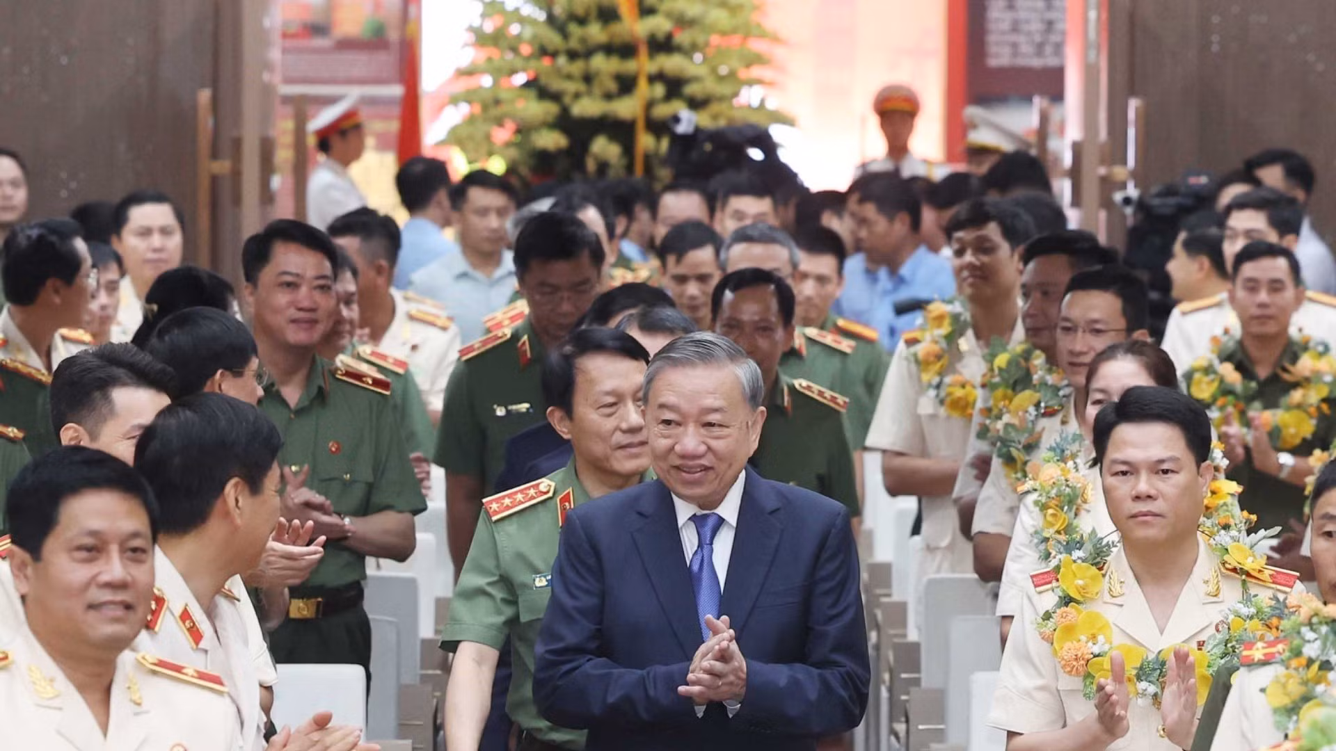 El secretario general del PCV, To Lam, asiste al encuentro. (Foto: Thong Nhat/VNA)