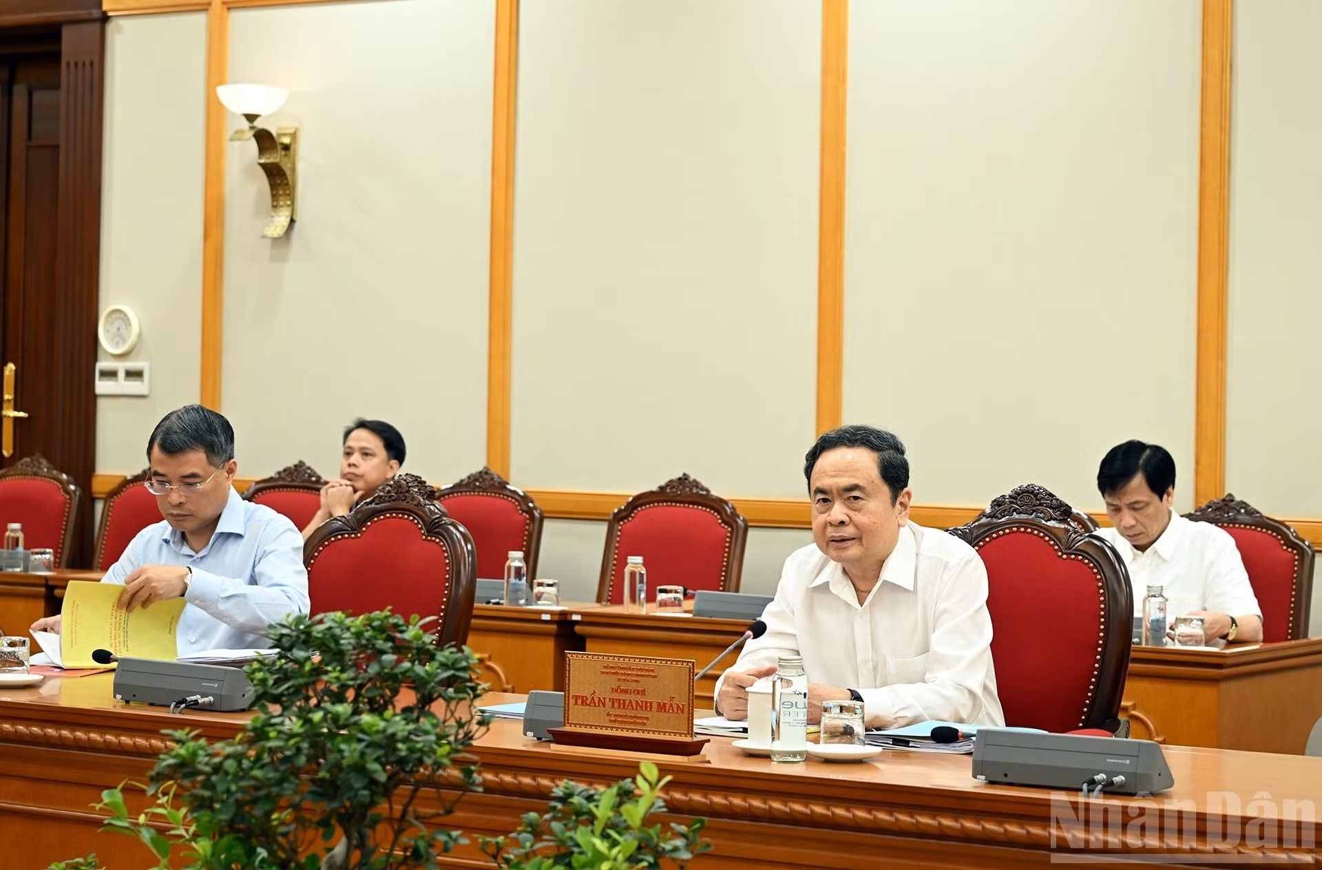 Tran Thanh Man habla en el acto.