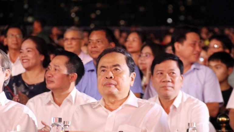 El presidente de la Asamblea Nacional, Tran Thanh Man, en el acto celebrado en Ciudad Ho Chi Minh. El presidente de la Asamblea Nacional, Tran Thanh Man, en el acto celebrado en Ciudad Ho Chi Minh.