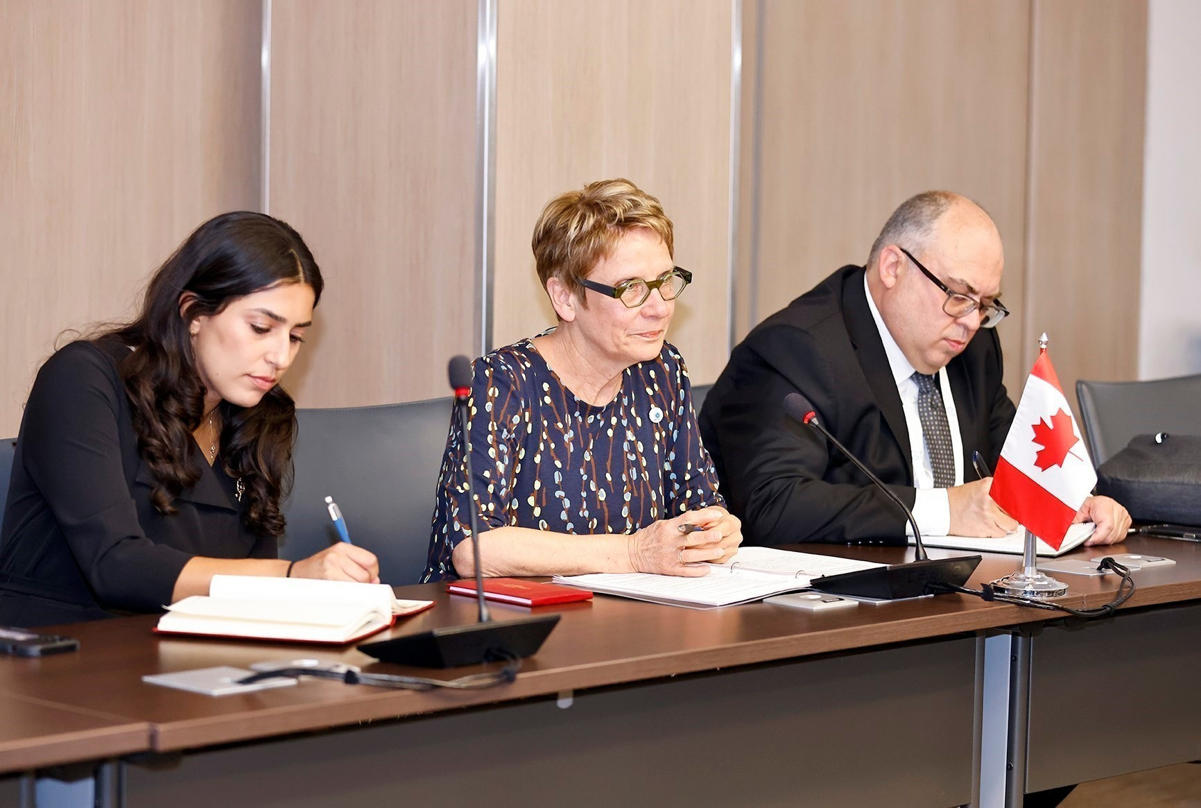 La presidenta del Senado de Canadá, Raymonde Gagné, habla en la cita. (Foto: Doan Tan/VNA) La presidenta del Senado de Canadá, Raymonde Gagné, habla en la cita. (Foto: Doan Tan/VNA)