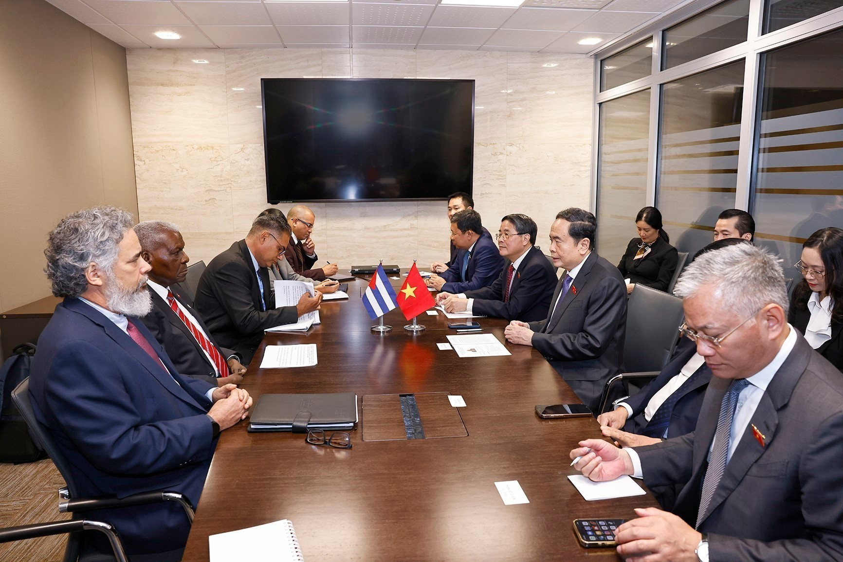 El presidente de la ANV, Tran Thanh Man, en el encuentro con su homólogo cubano, Esteban Lazo Hernández. (Foto: VNA) El presidente de la ANV, Tran Thanh Man, en el encuentro con su homólogo cubano, Esteban Lazo Hernández. (Foto: VNA)