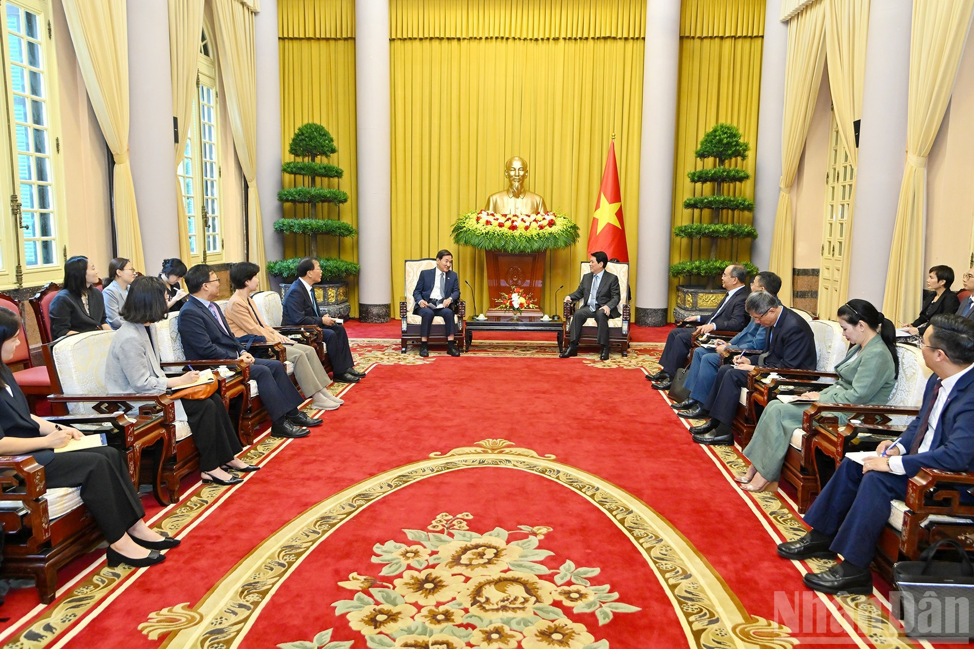 Panorama del encuentro en el Palacio Presidencial.