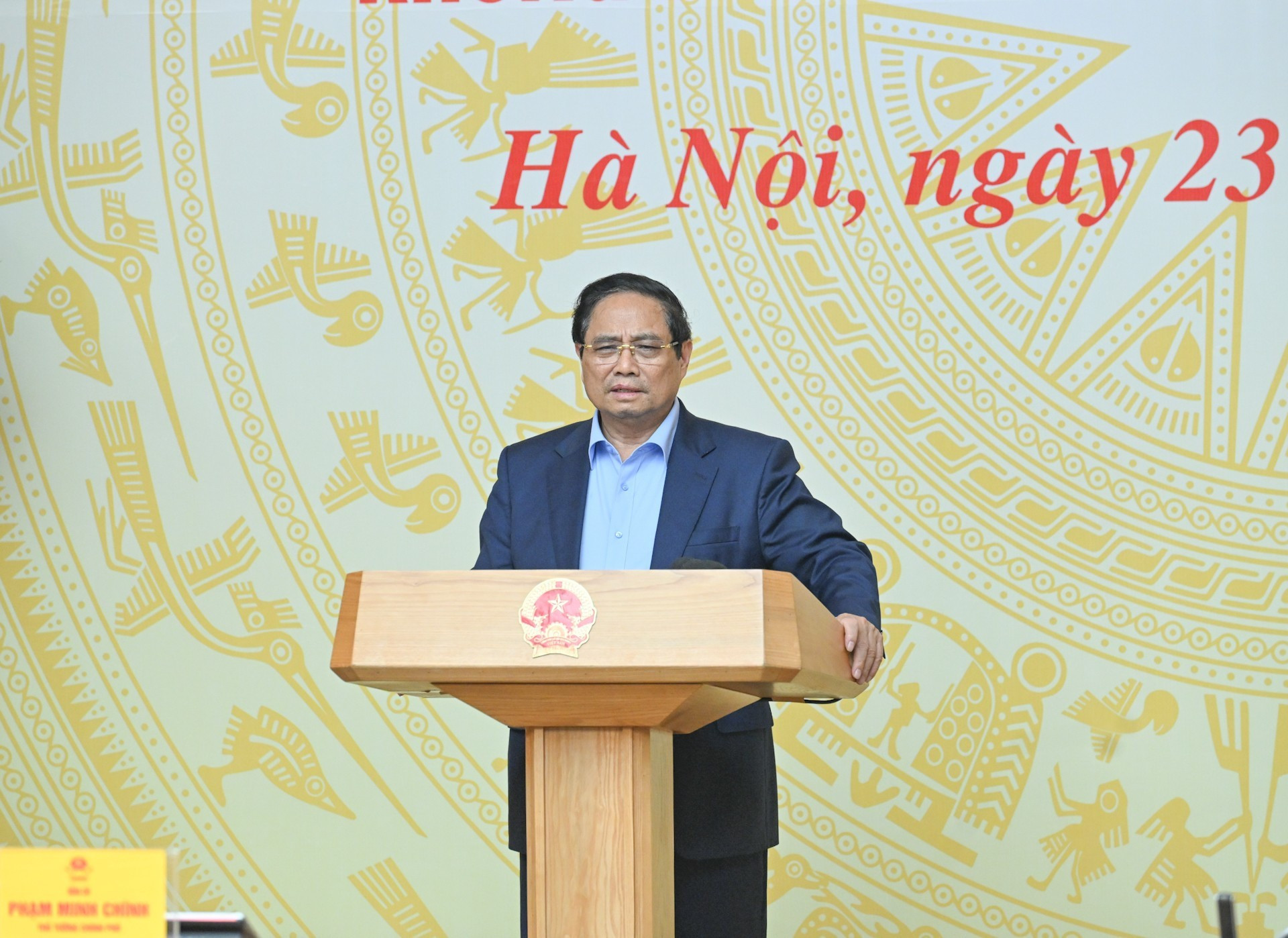 El jefe de Gobierno, Pham Minh Chinh, pronuncia un discurso de orientación en la reunión.