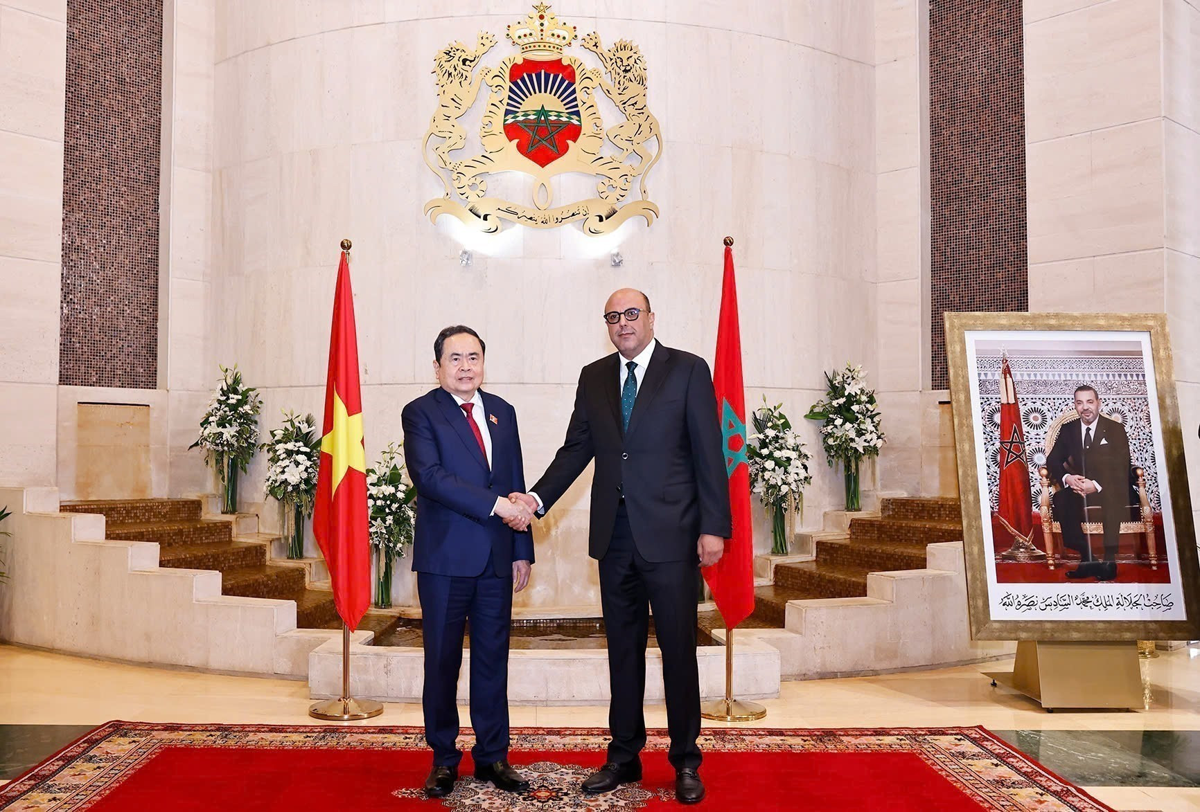 El presidente del ANV, Tran Thanh Man, en el encuentro con el titular de la Cámara de Consejeros de Marruecos, Mohamed Ould Errachid. (Foto: Doan Tan/VNA)
