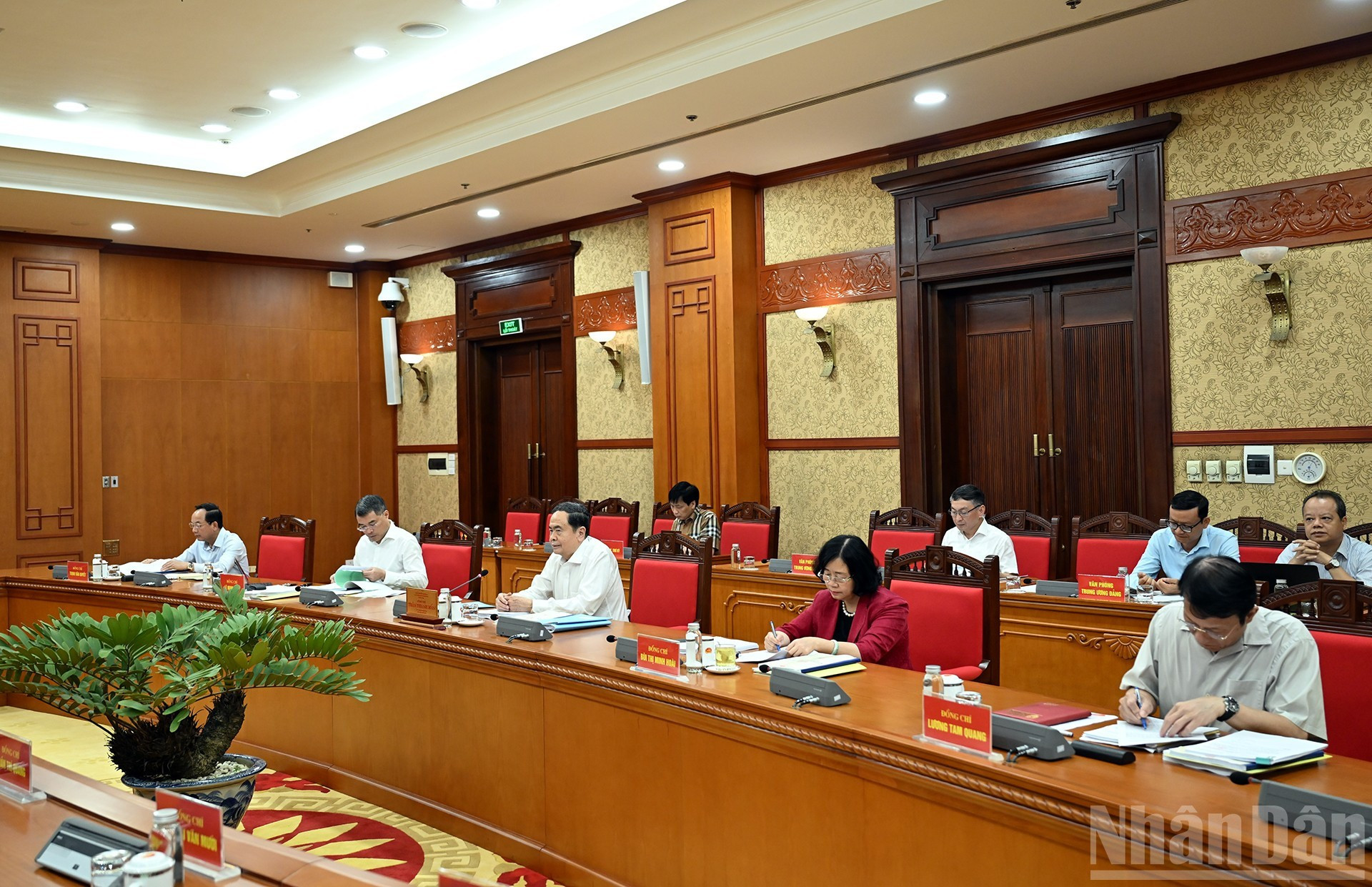 El presidente de la ANV, Tran Thanh Man, pronuncia su discurso de conclusión. El presidente de la ANV, Tran Thanh Man, pronuncia su discurso de conclusión.