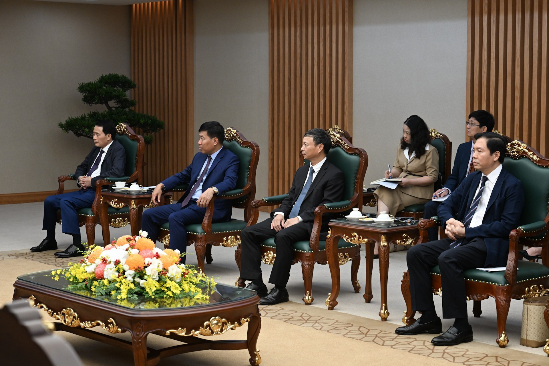Representantes de ministerios y organismos del Gobierno de Vietnam asisten al encuentro. Representantes de ministerios y organismos del Gobierno de Vietnam asisten al encuentro.