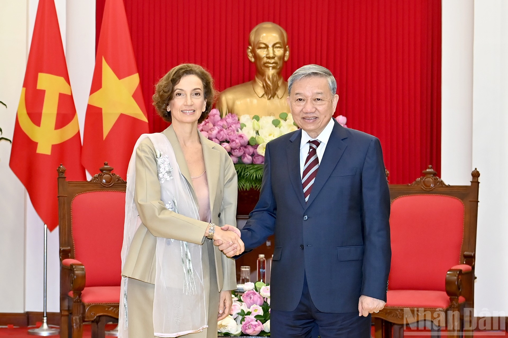El máximo dirigentes partidista vietnamita y la directora general de la Unesco. El máximo dirigentes partidista vietnamita y la directora general de la Unesco.