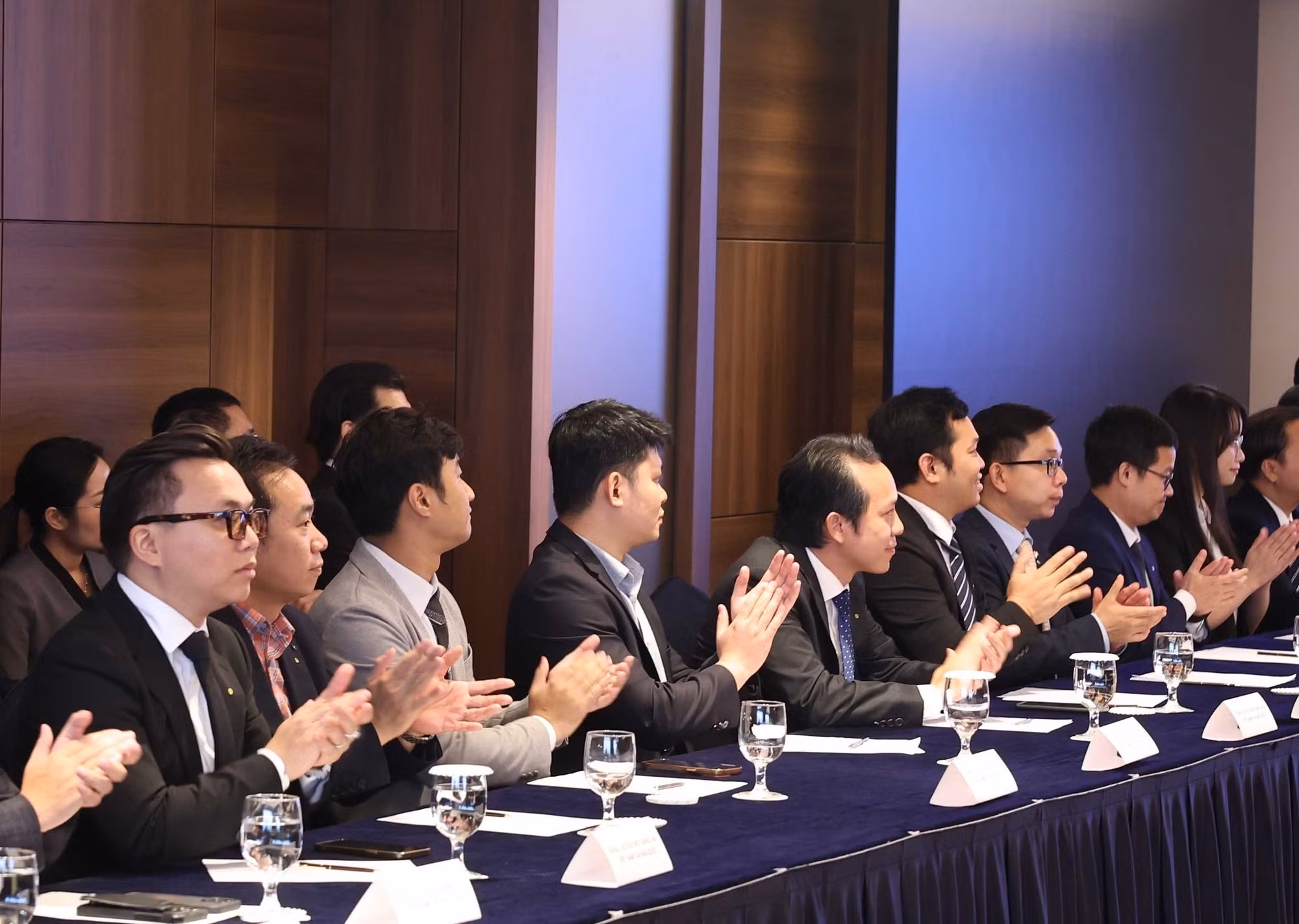 Delegados en el encuentro. (Foto: VNA)
