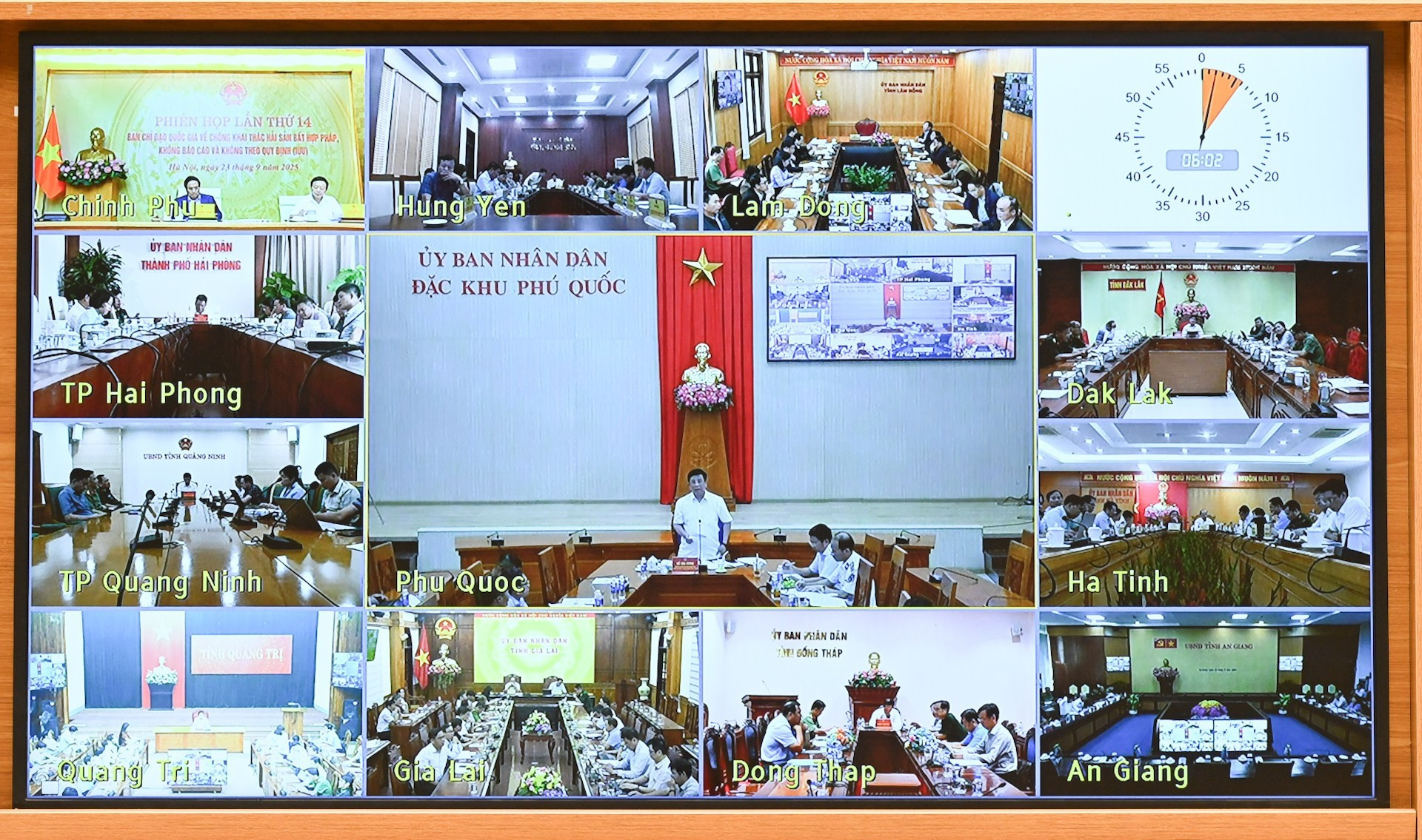 La reunión se desarrolla de manera presencial en la sede del Gobierno y en línea con 21 provincias y ciudades costeras.