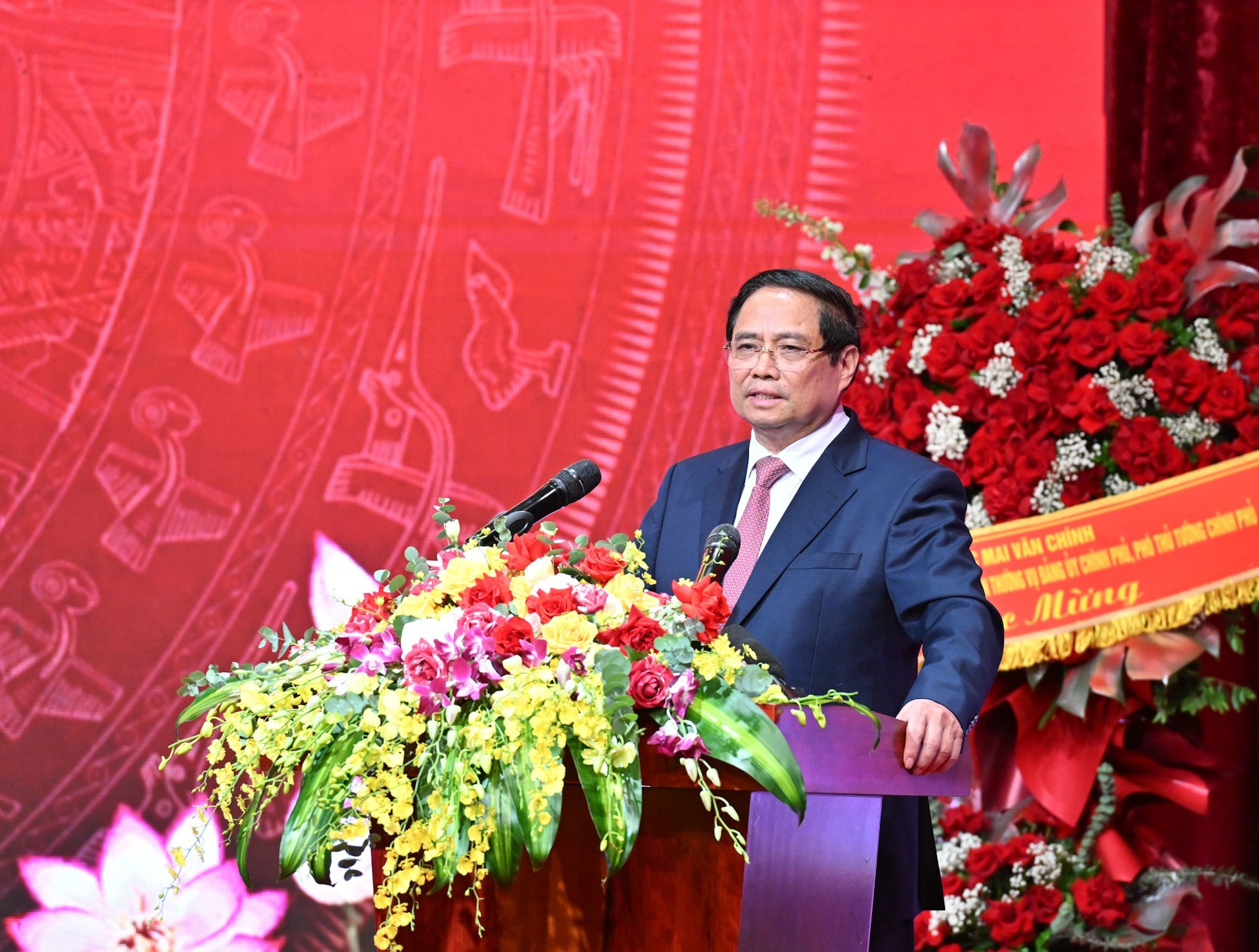 El primer ministro Pham Minh Chinh, secretario del Comité del PCV en el Gobierno, interviene en el evento. El primer ministro Pham Minh Chinh, secretario del Comité del PCV en el Gobierno, interviene en el evento.