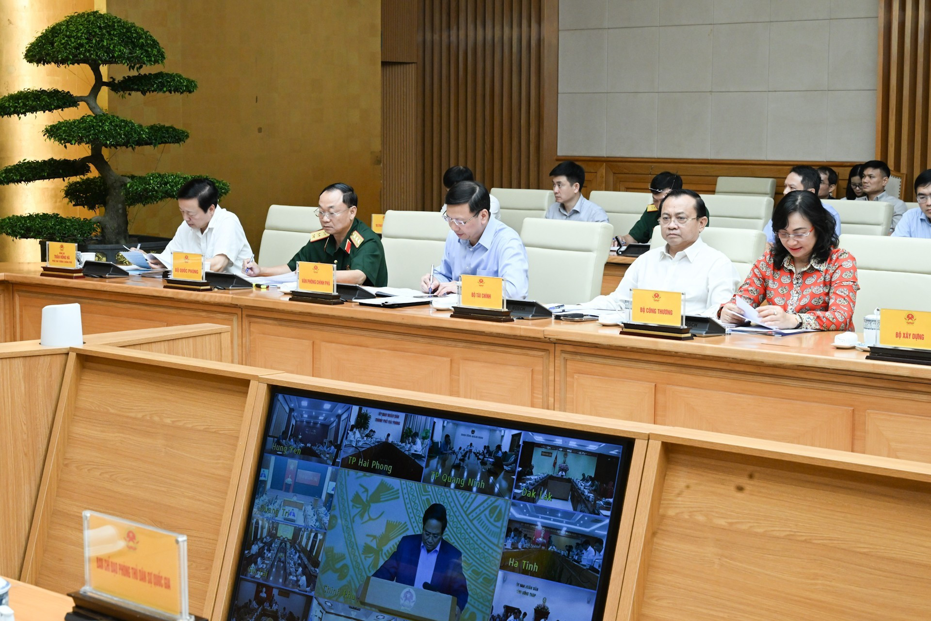 Los delegados en la cita.