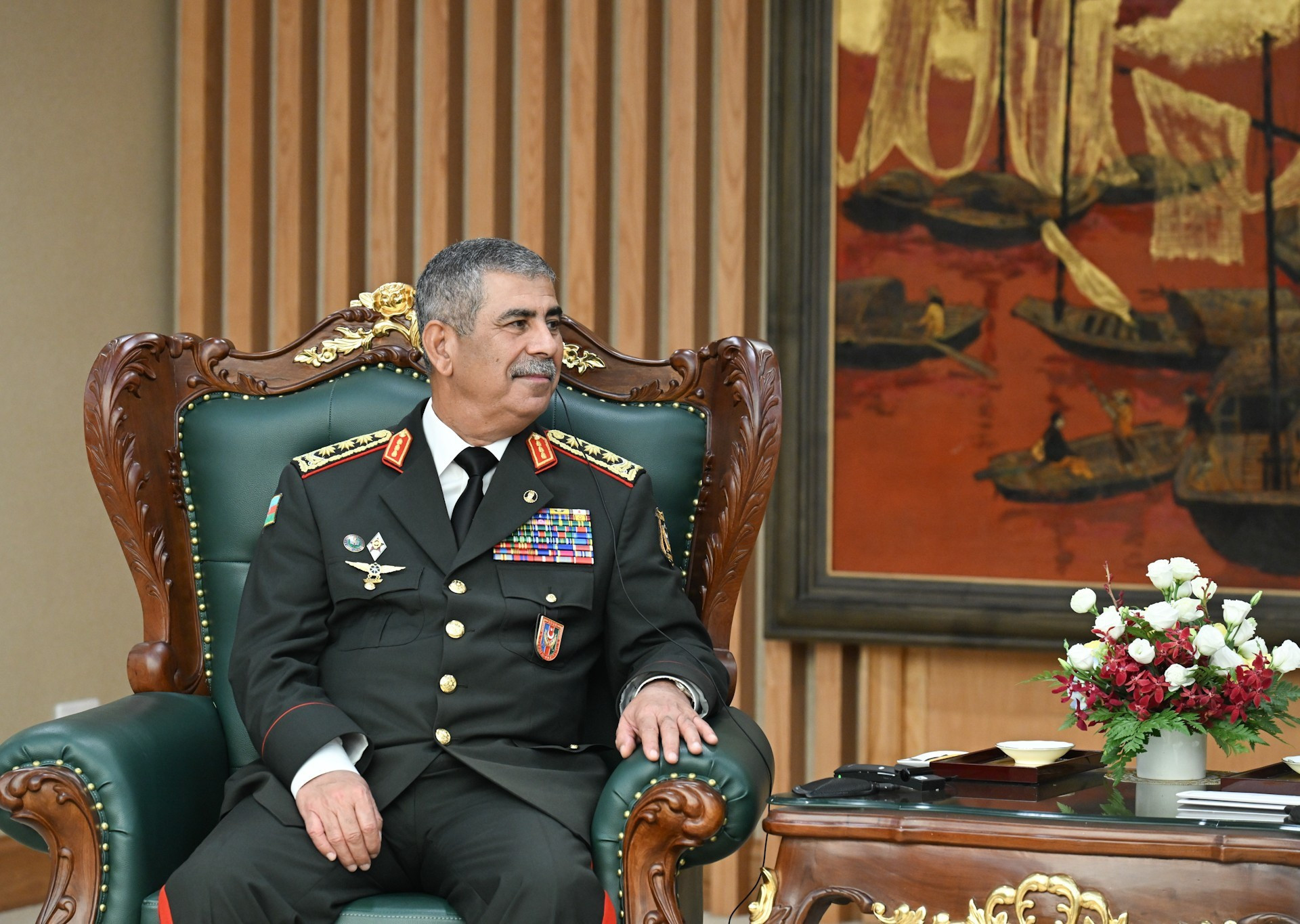 El coronel general Zakir Hasanov, ministro de Defensa de Azerbaiyán. El coronel general Zakir Hasanov, ministro de Defensa de Azerbaiyán.