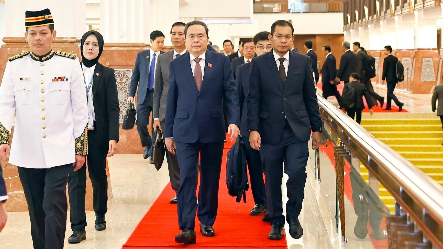 Ceremonia de bienvenida y conversaciones entre Tran Thanh Man y Tan Sri Dato’ Johari bin Abdul. (Foto: Doan Tan/VNA)