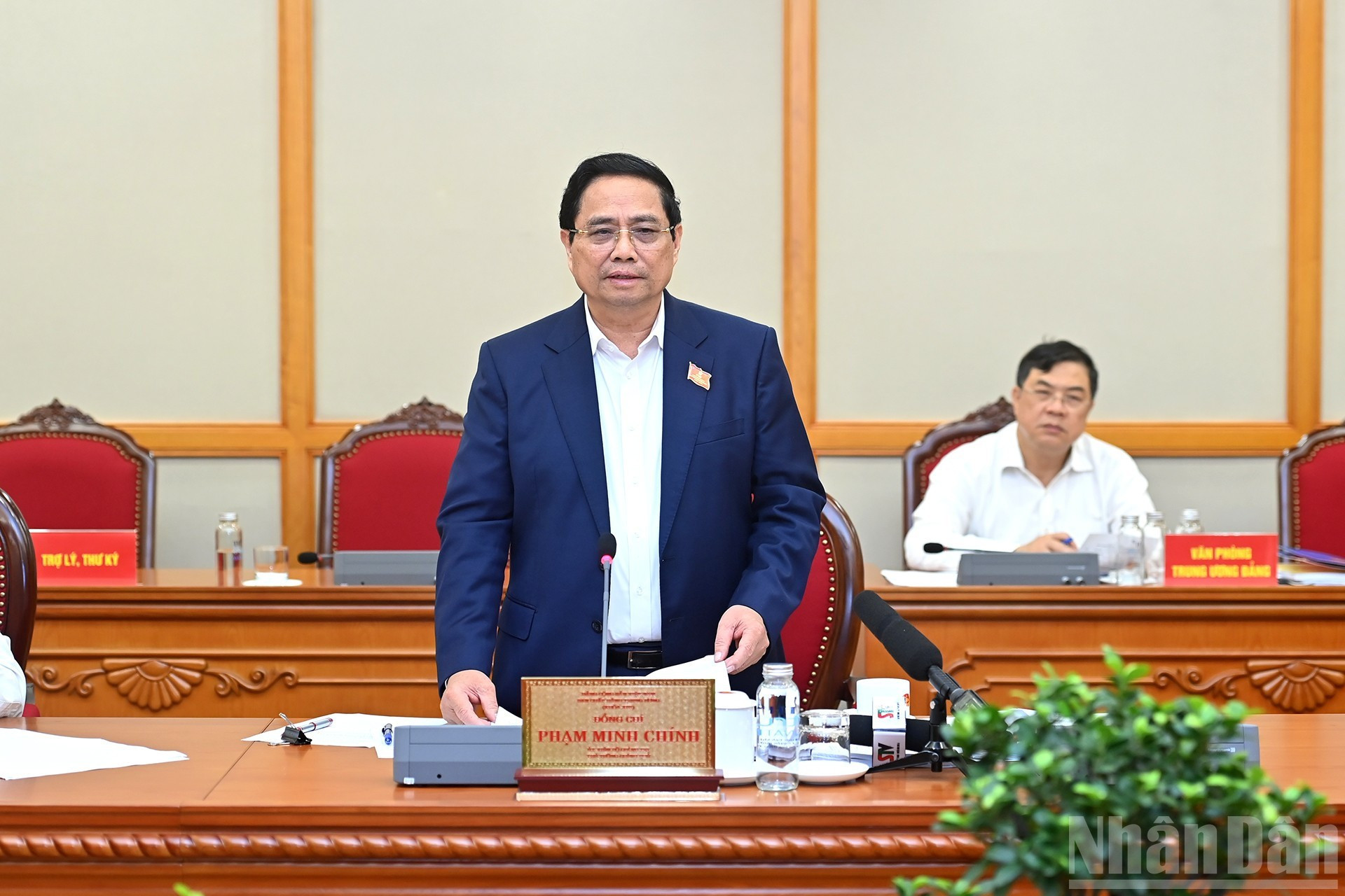 El primer ministro Pham Minh Chinh interviene en la reunión con la Junta Ejecutiva del Comité del PCV en Thanh Hoa. El primer ministro Pham Minh Chinh interviene en la reunión con la Junta Ejecutiva del Comité del PCV en Thanh Hoa.