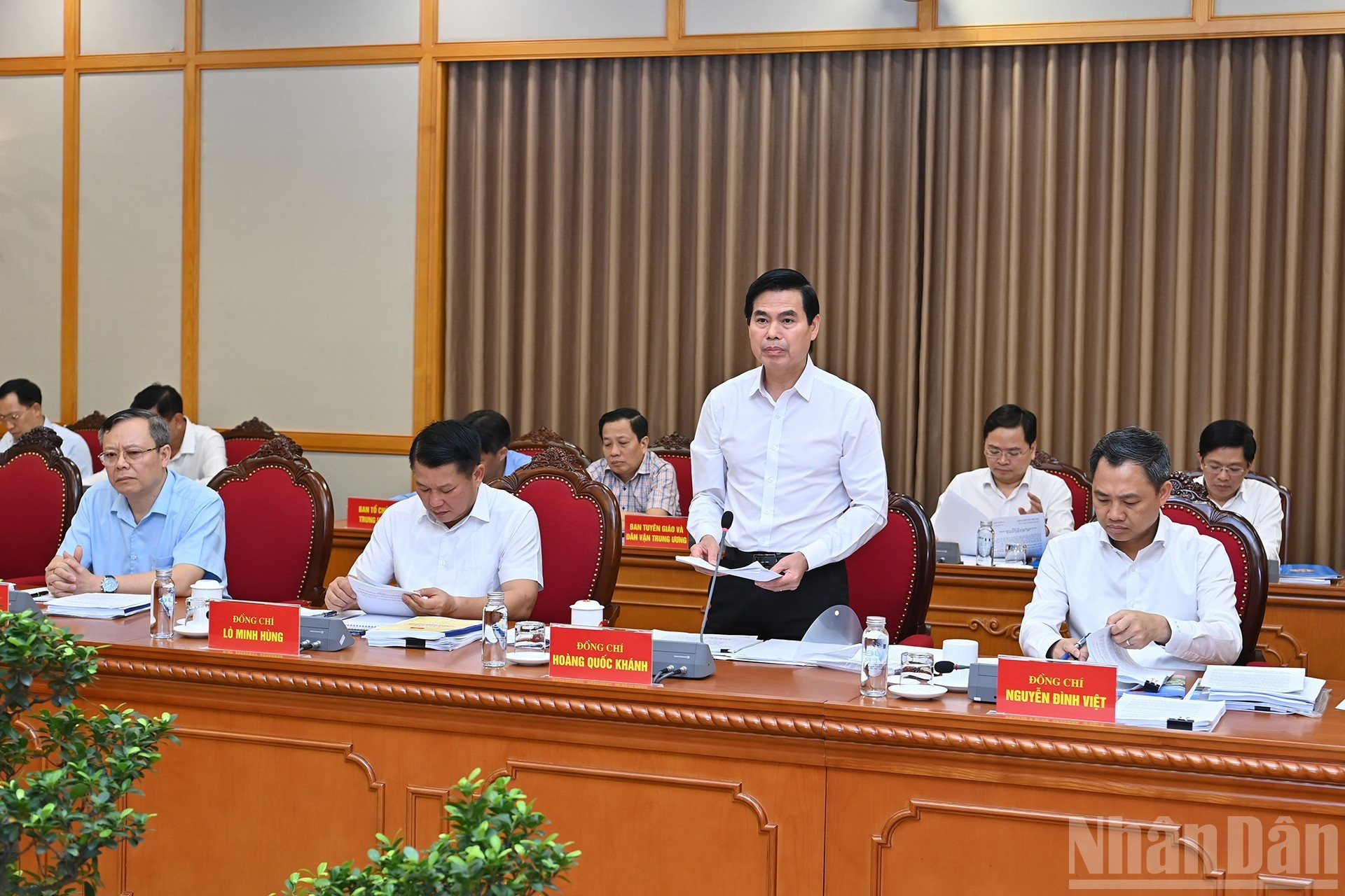 El secretario del Comité del PCV en Son La, Hoang Quoc Khanh, habla en la cita. El secretario del Comité del PCV en Son La, Hoang Quoc Khanh, habla en la cita.