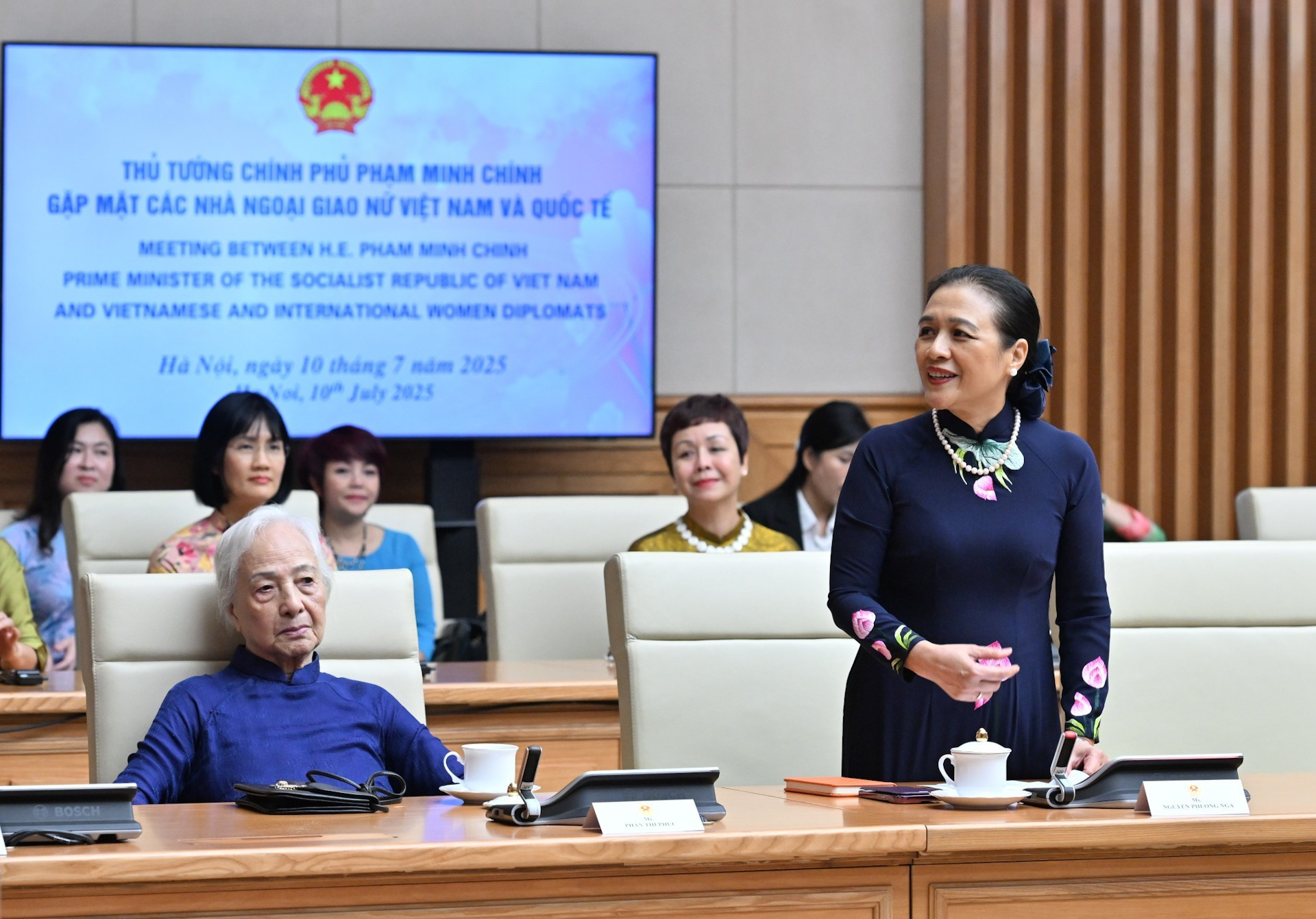 Nguyen Phuong Nga, expresidenta de la Unión de Organizaciones de Amistad de Vietnam y exviceministra de Relaciones Exteriores, interviene en el acto. Nguyen Phuong Nga, expresidenta de la Unión de Organizaciones de Amistad de Vietnam y exviceministra de Relaciones Exteriores, interviene en el acto.