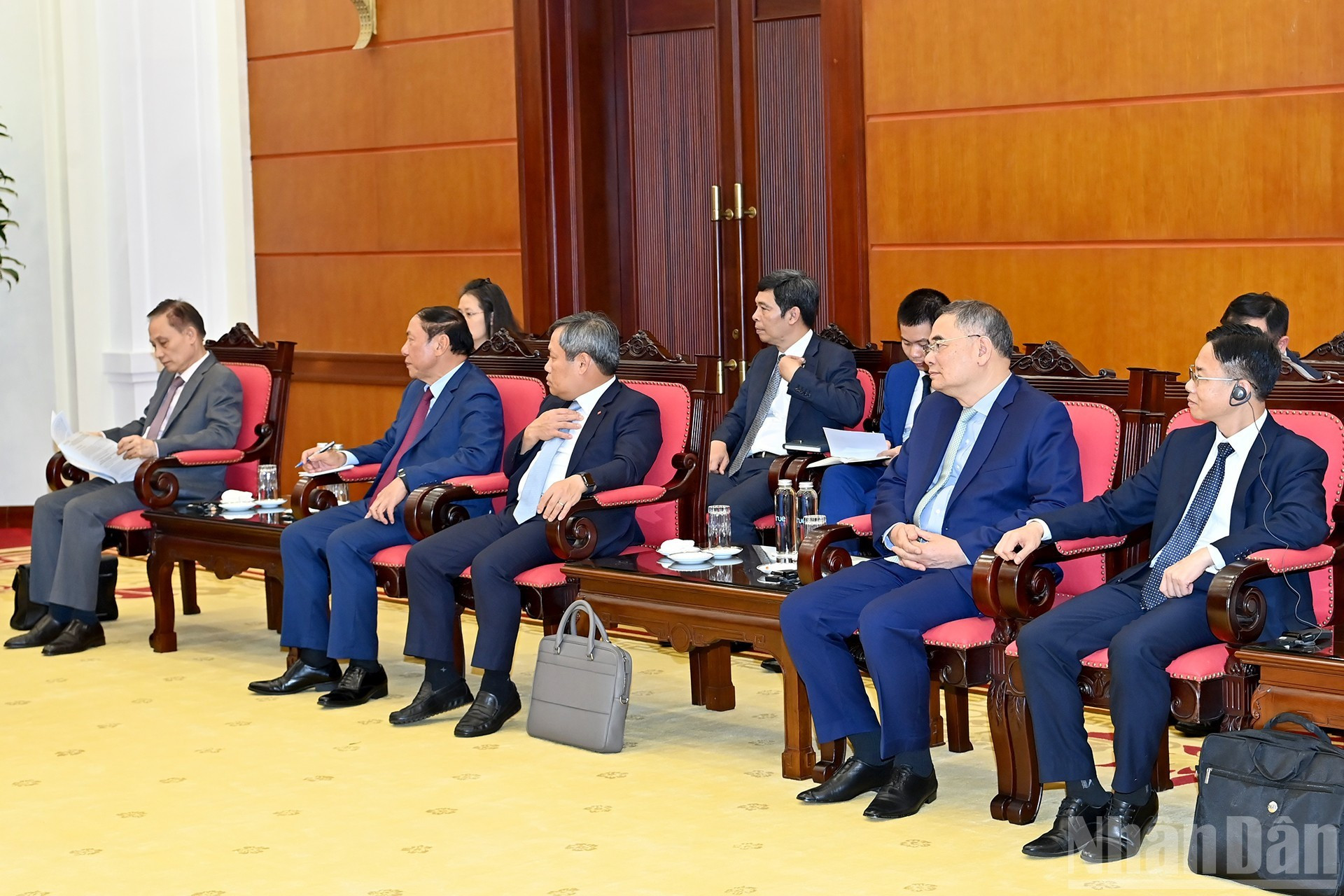 Delegados vietnamitas presentes en el encuentro. Delegados vietnamitas presentes en el encuentro.