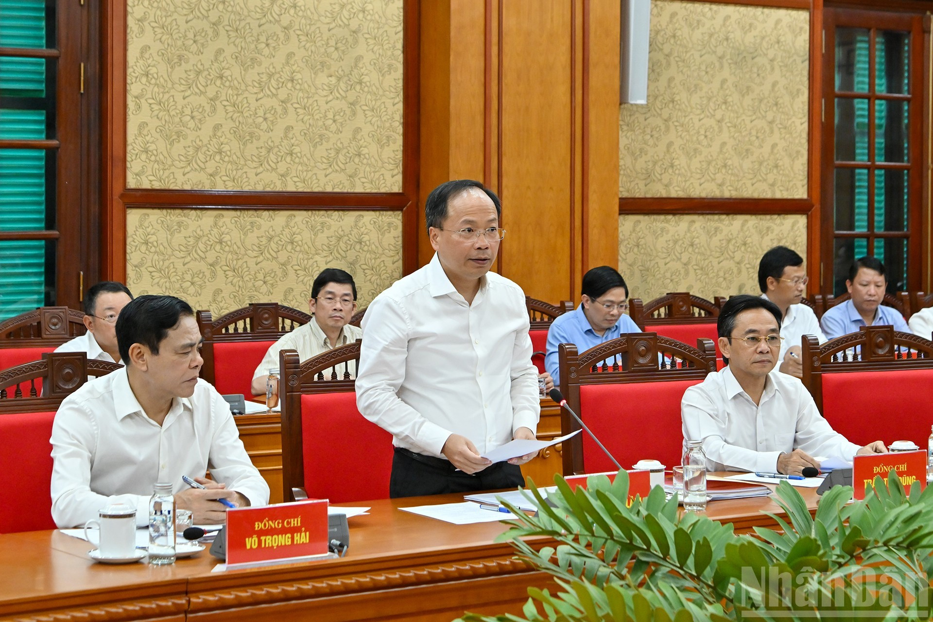El secretario del Comité del Partido de Ha Tinh, Nguyen Duy Lam, interviene en la cita. El secretario del Comité del Partido de Ha Tinh, Nguyen Duy Lam, interviene en la cita.