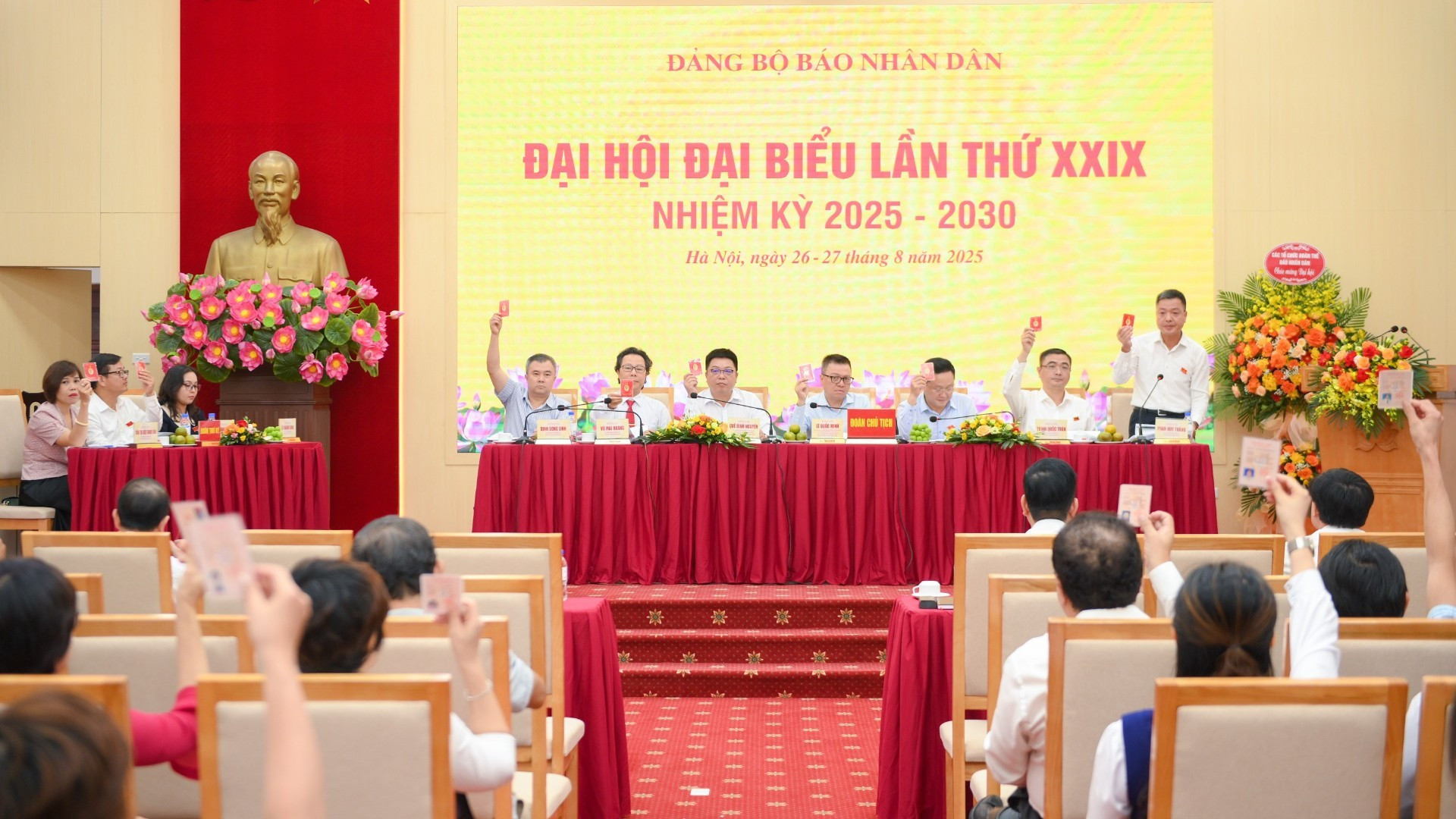 [Foto] Sesión preparatoria del XXIX Congreso del Comité del Partido del periódico Nhan Dan, período 2025-2030