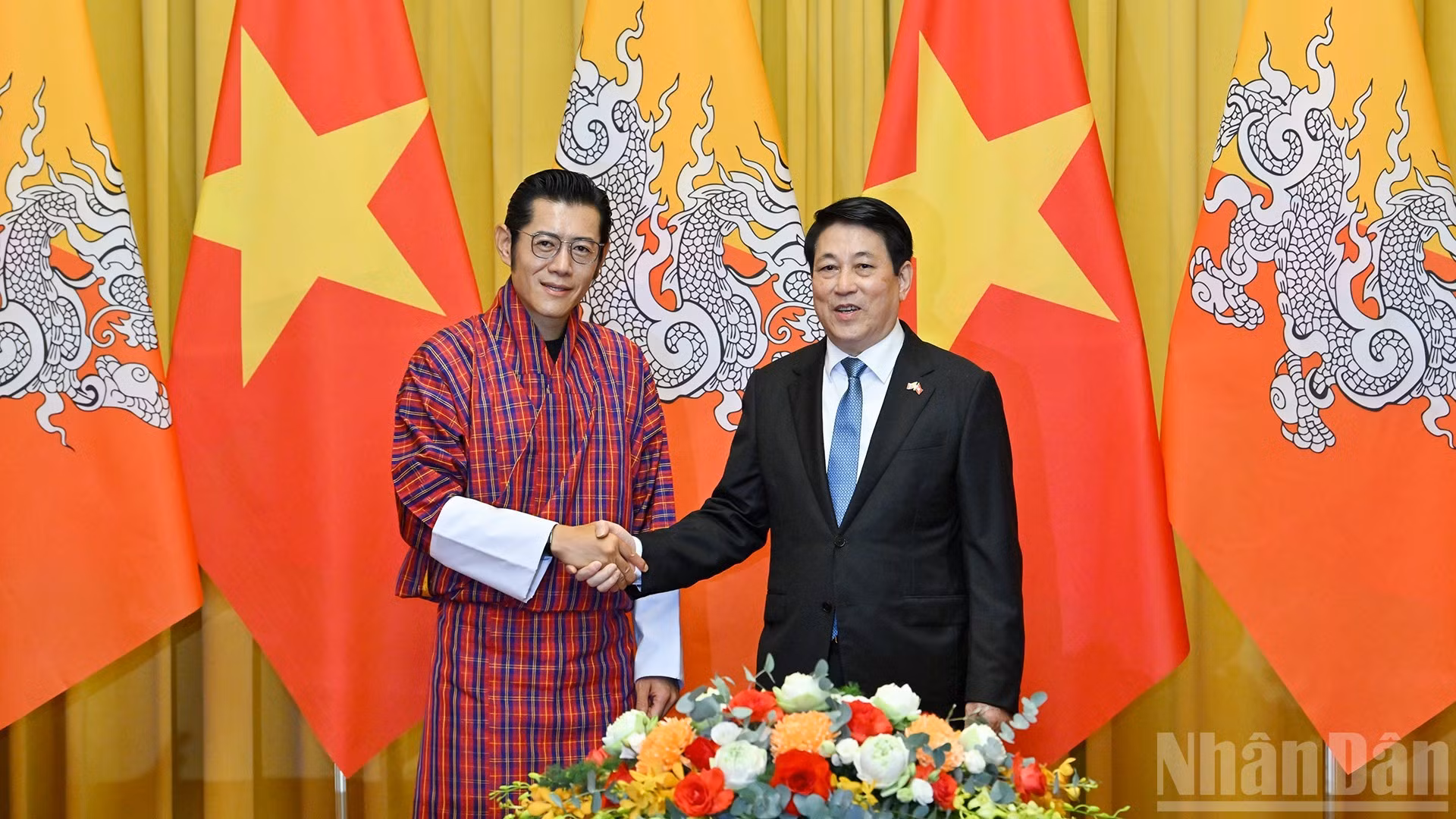 [Foto] Presidente de Vietnam se reúne con rey de Bután