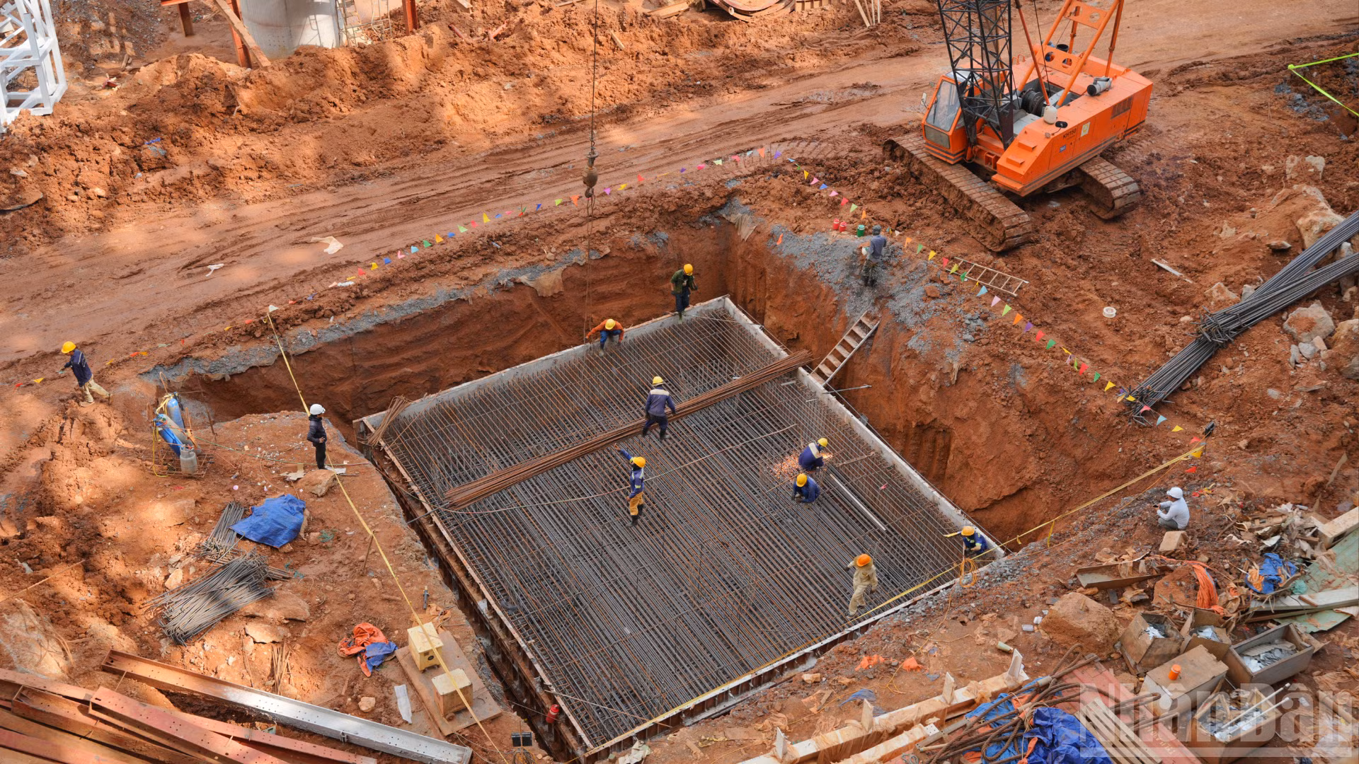 En las plantas inferiores de la terminal se instalarán sistemas importantes de prevención de incendios, aire acondicionado, iluminación, ascensores y escaleras mecánicas.