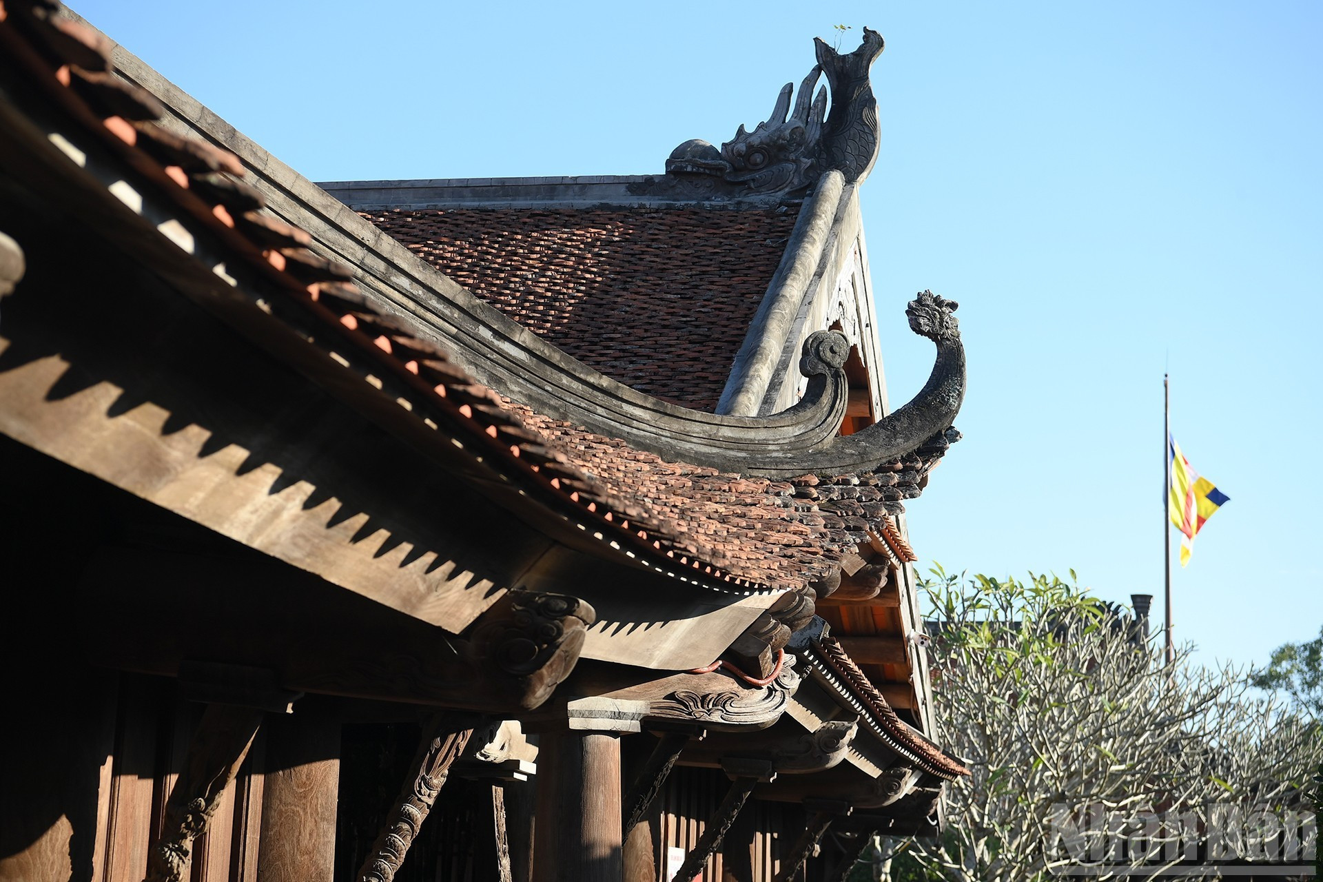 La edificación consta de 128 cámaras distribuidas en 17 áreas según el diseño tradicional, en una composición arquitectónica armoniosa y equilibrada.