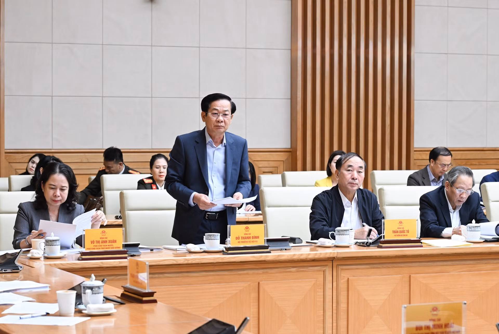 El ministro del Interior, Do Thanh Binh, hace uso de la palabra en el evento.