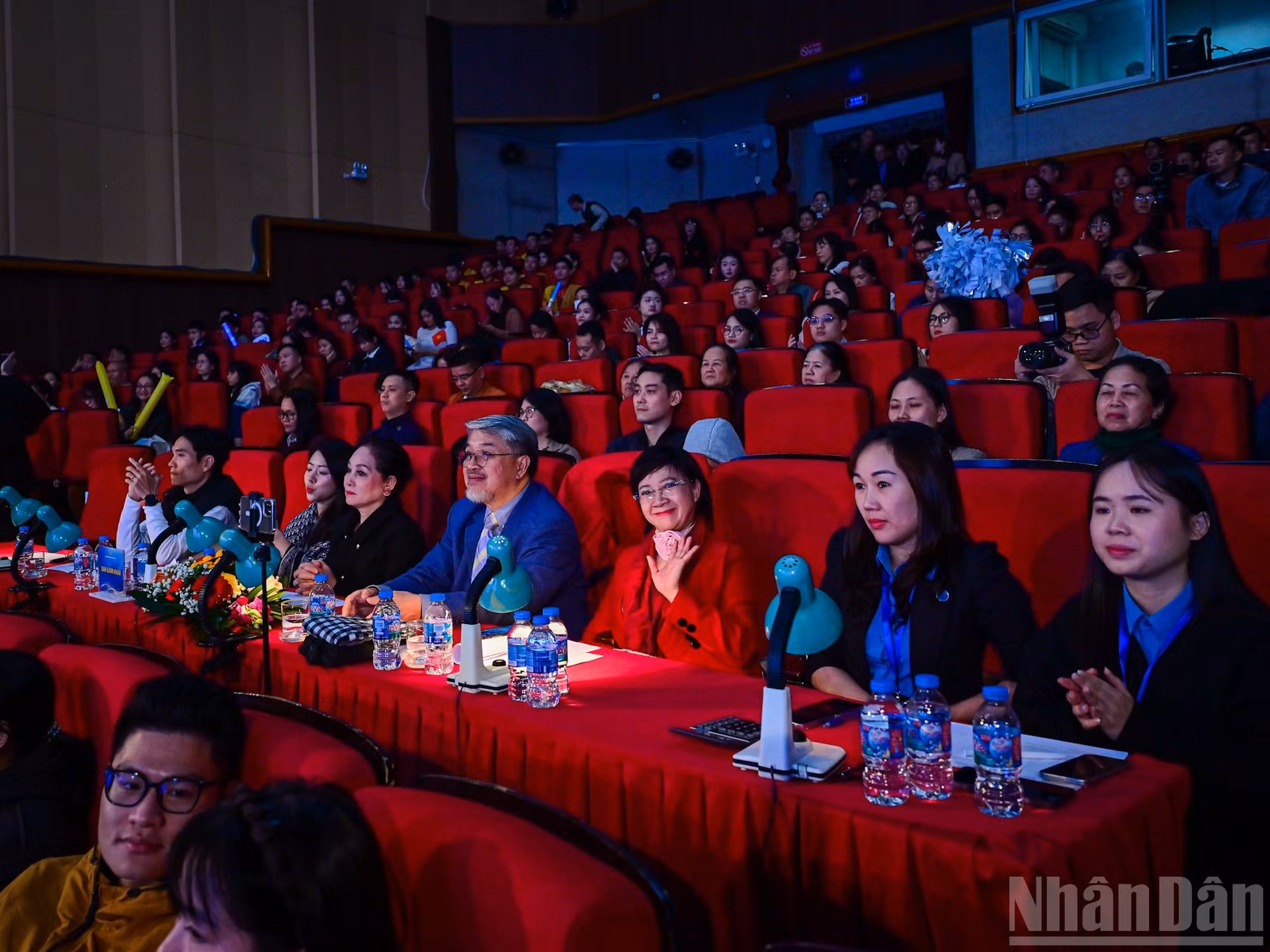 Miembros del jurado del festival artístico.