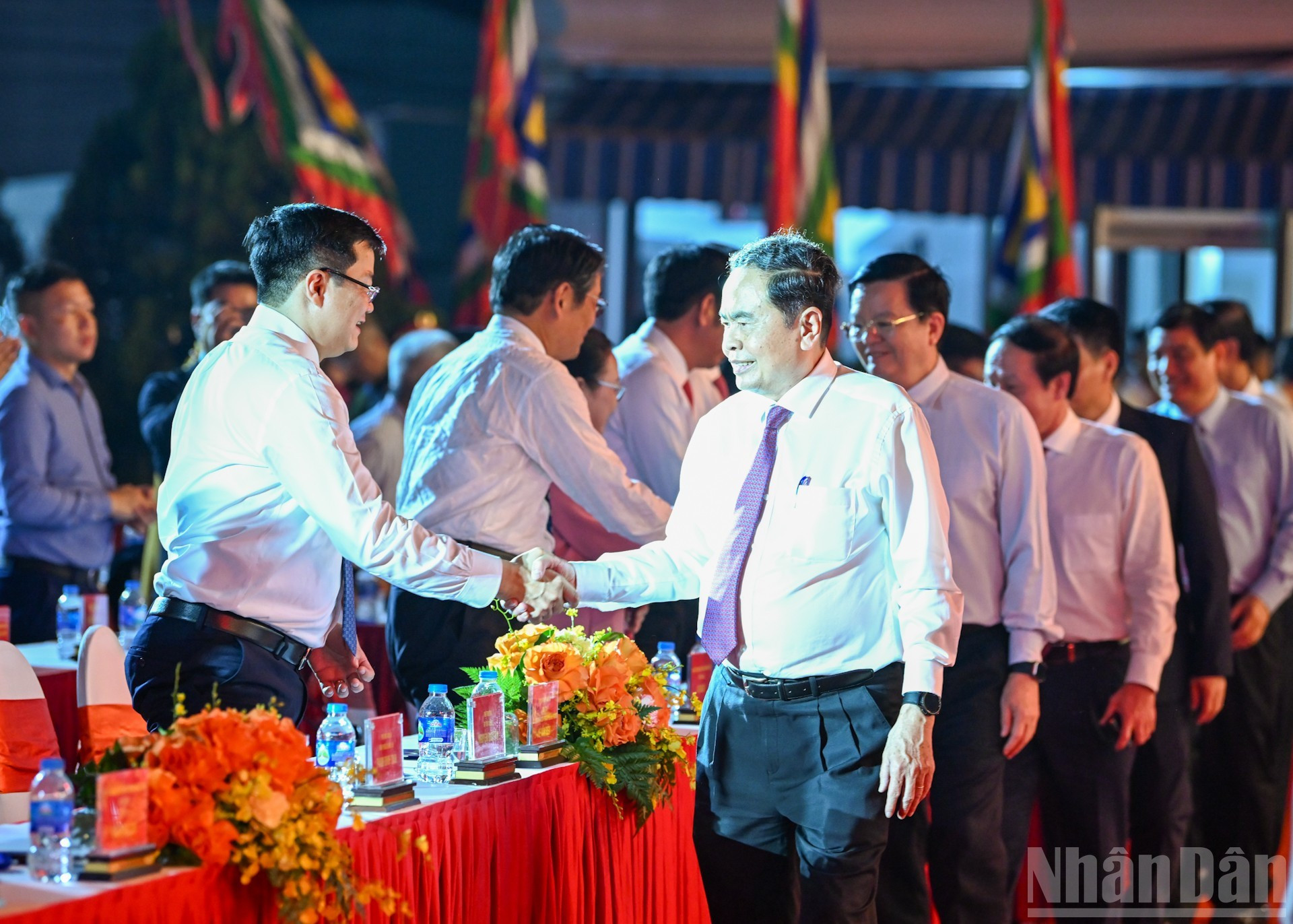 El presidente de la ANV, Tran Thanh Man, y los delegados en la ceremonia. El presidente de la ANV, Tran Thanh Man, y los delegados en la ceremonia.
