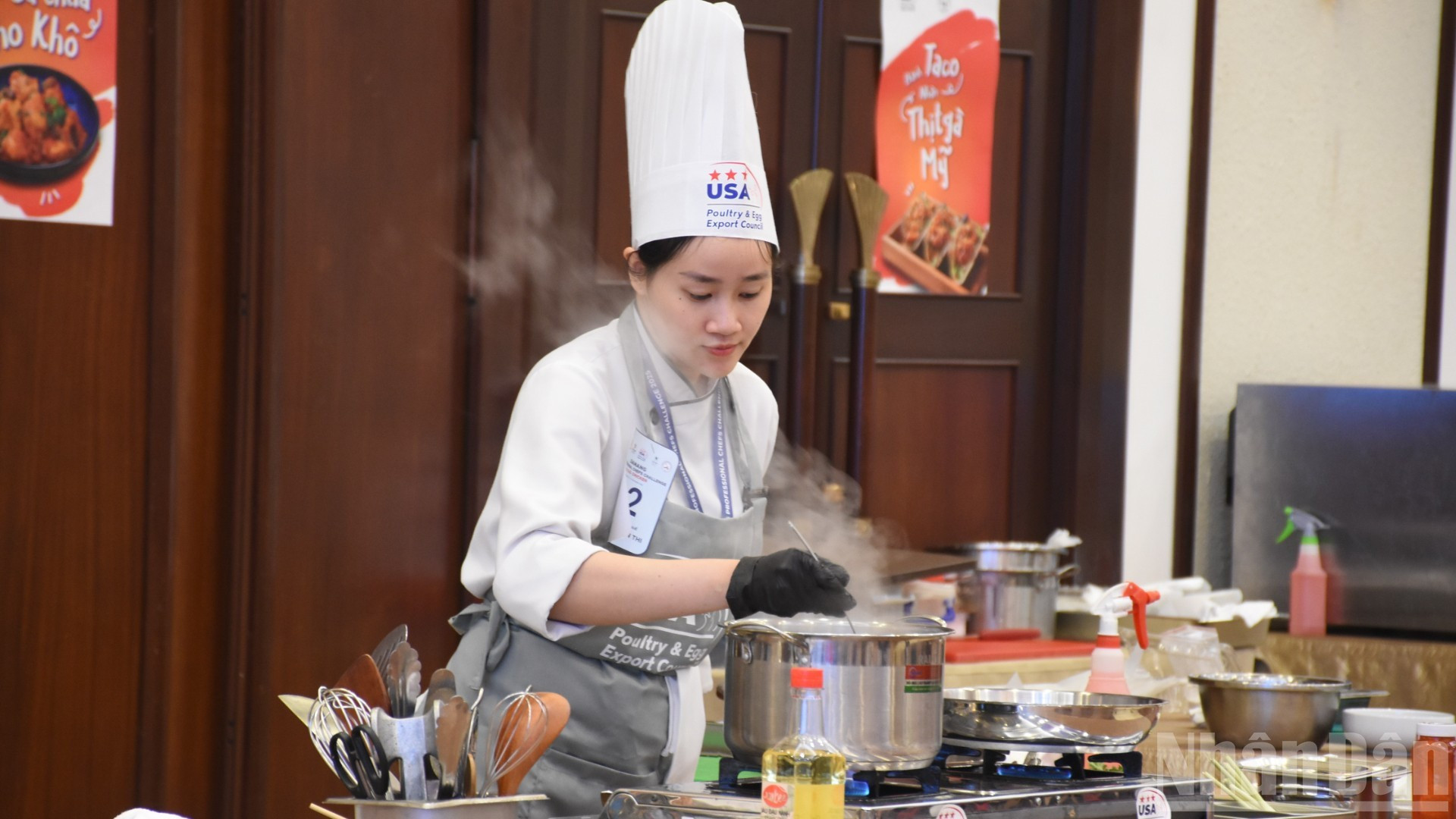 Los concursantes muestran su pasión y dedicación en cada etapa de la preparación.