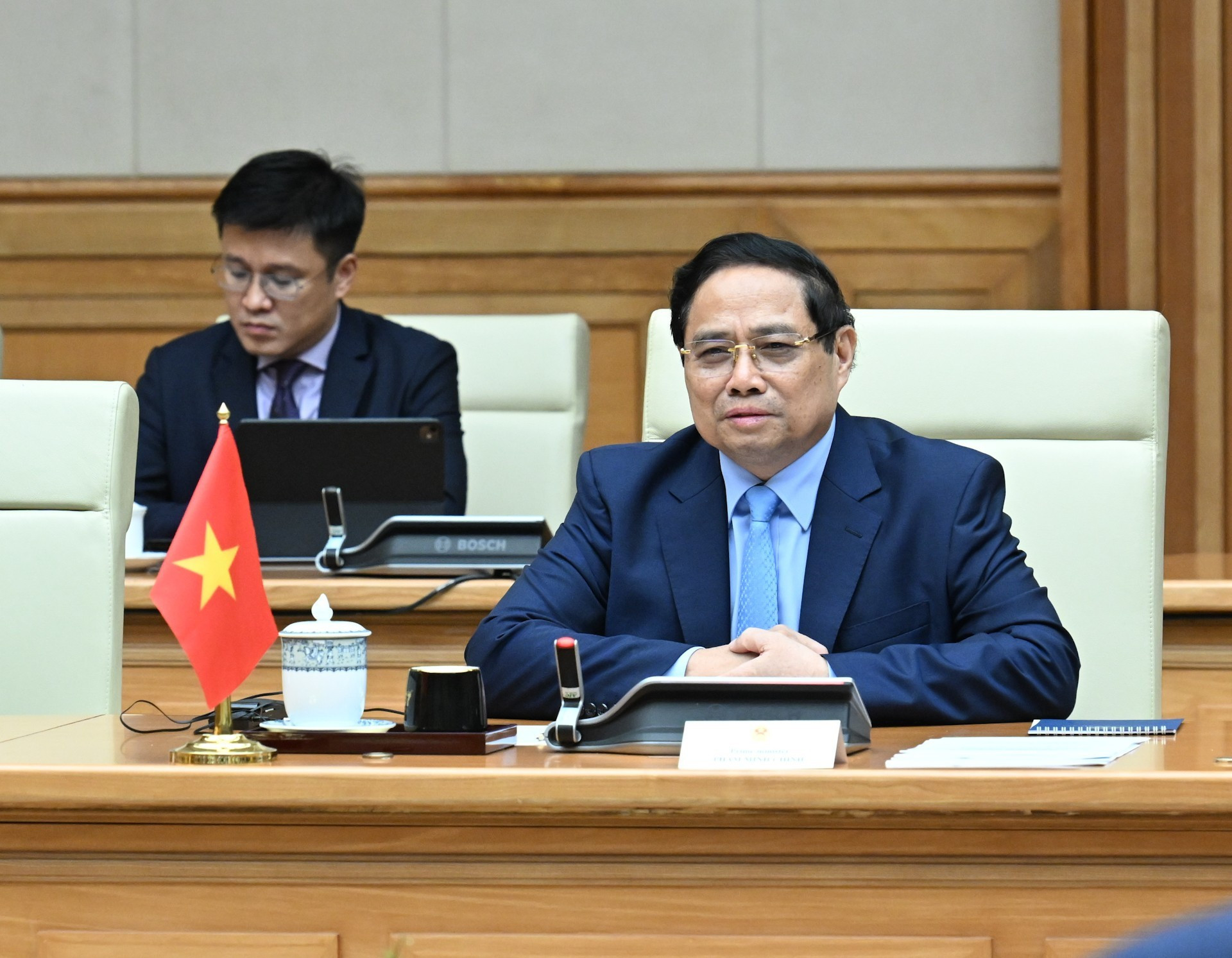El primer ministro Pham Minh Chinh interviene en la reunión con el presidente sudafricano. El primer ministro Pham Minh Chinh interviene en la reunión con el presidente sudafricano.