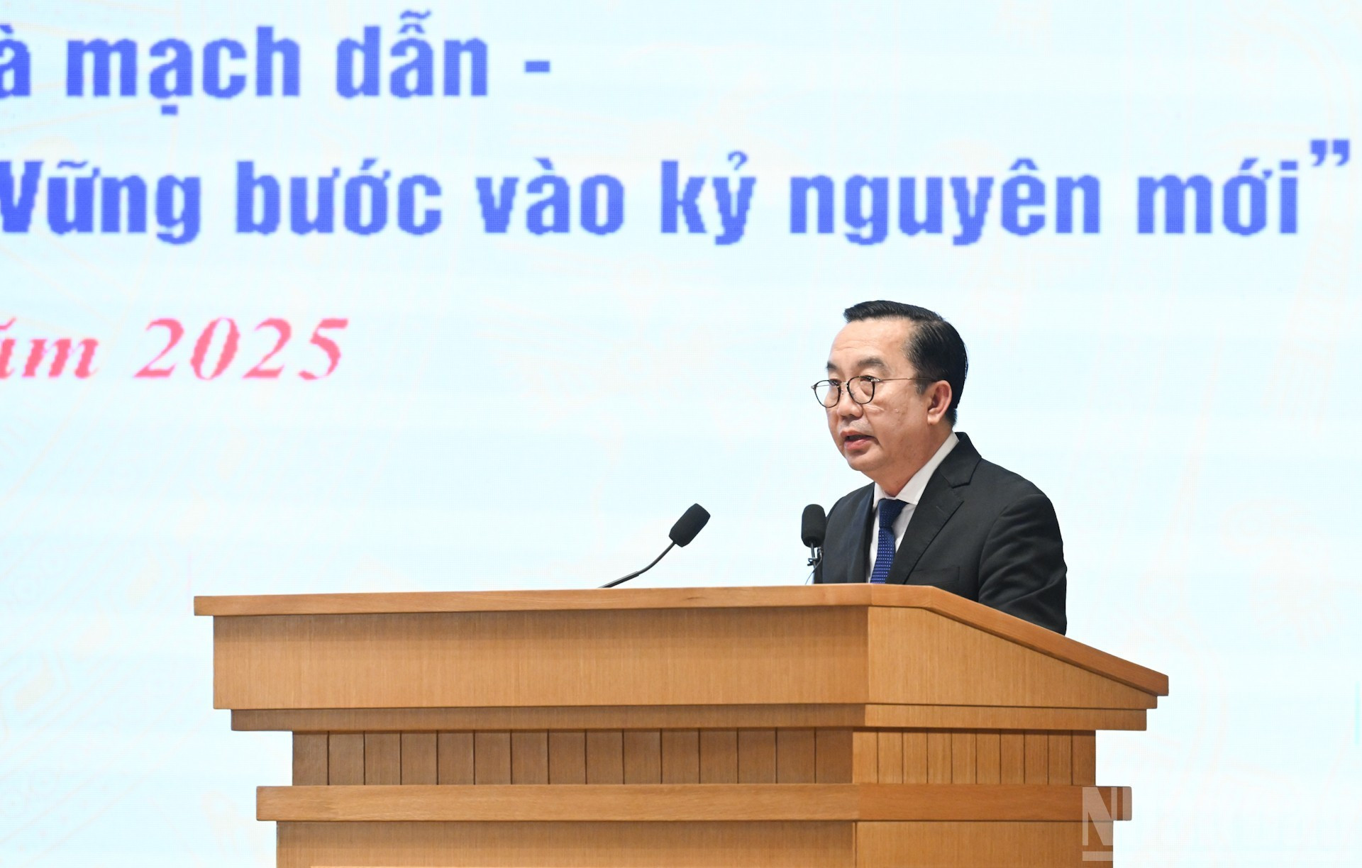 El director del Servicio de Cultura, Deportes y Turismo de Ciudad Ho Chi Minh, Tran The Thuat, interviene en la conferencia.