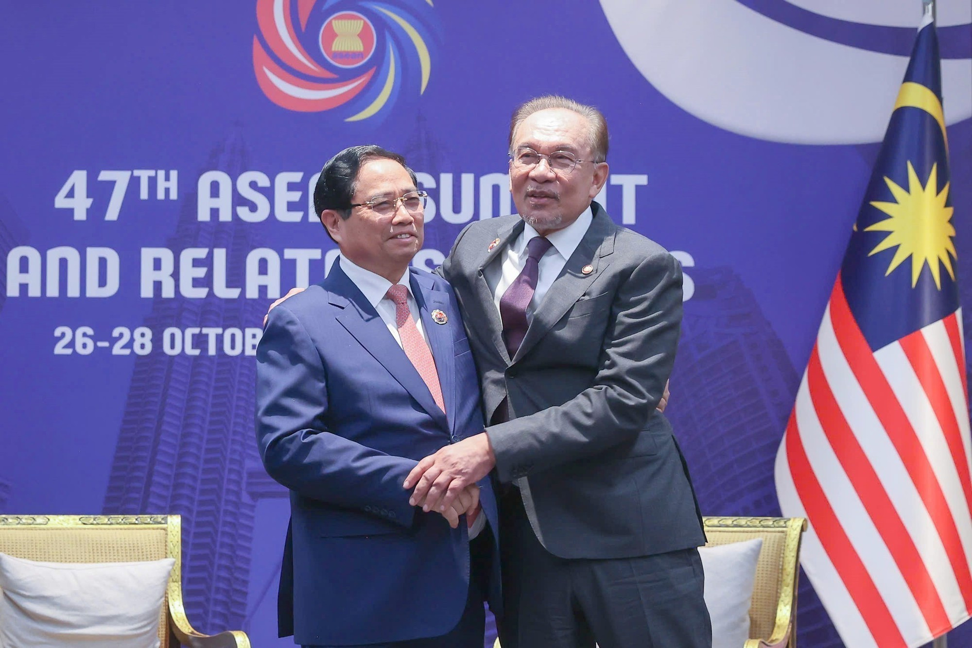 El primer ministro Pham Minh Chinh se reúne con su homólogo malasio, Anwar Ibrahim, presidente de la Asean 2025. (Foto: VNA) El primer ministro Pham Minh Chinh se reúne con su homólogo malasio, Anwar Ibrahim, presidente de la Asean 2025. (Foto: VNA)