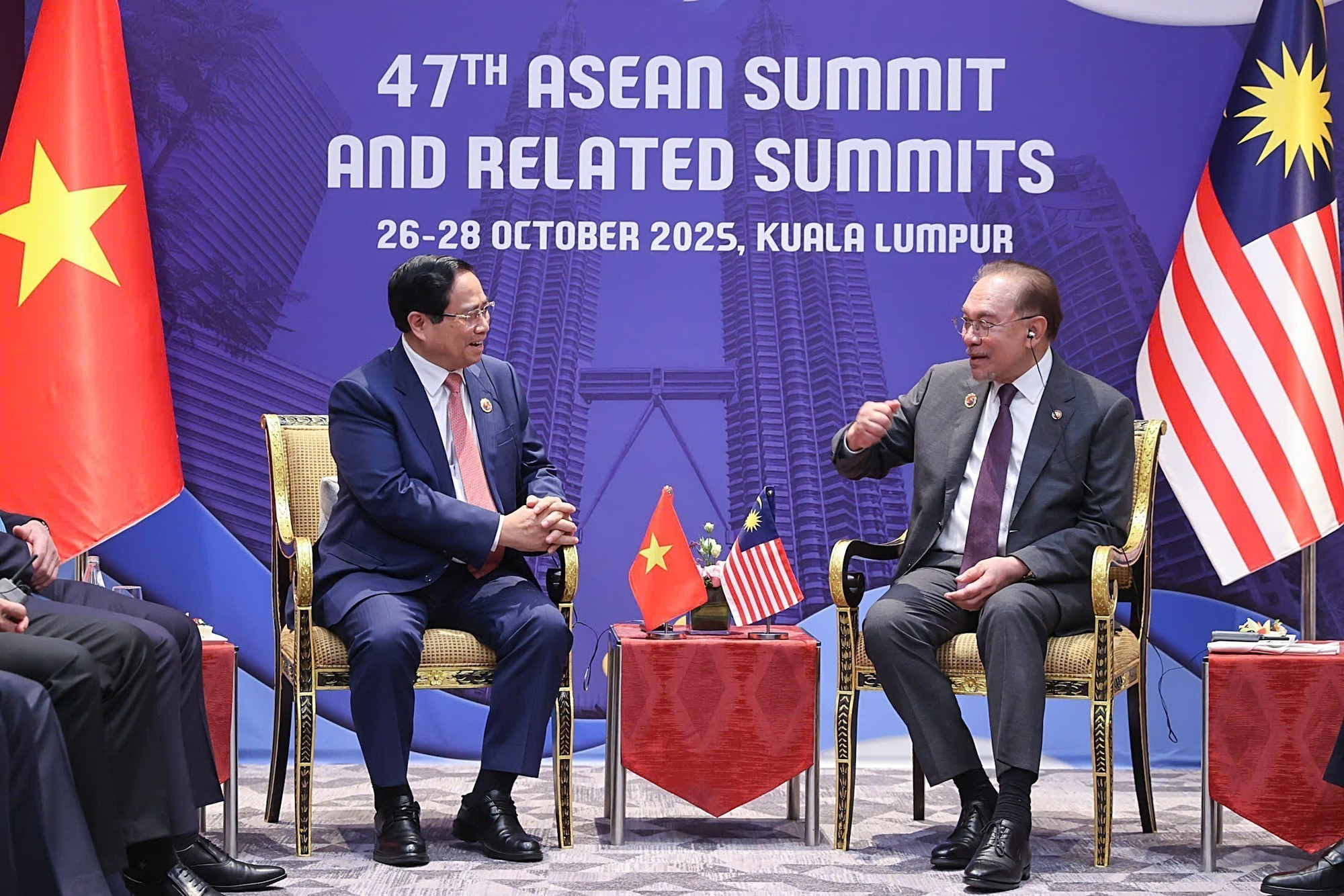 El primer ministro Pham Minh Chinh se reúne con su similar de Malasia, Anwar Ibrahim, presidente de la Asean 2025. (Foto: VNA) El primer ministro Pham Minh Chinh se reúne con su similar de Malasia, Anwar Ibrahim, presidente de la Asean 2025. (Foto: VNA)