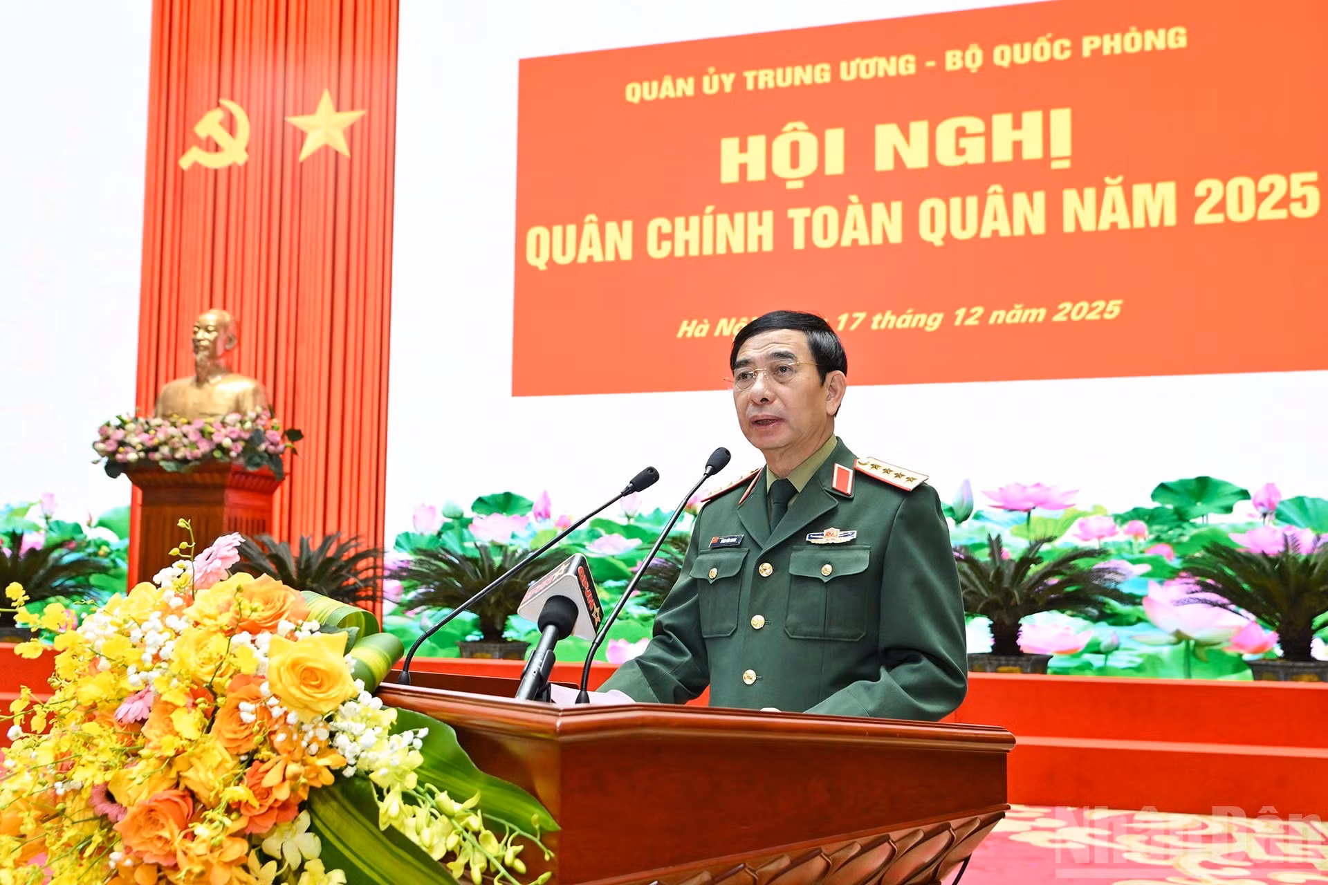 El ministro de Defensa, Phan Van Giang, pronuncia el discurso inaugural de la conferencia.