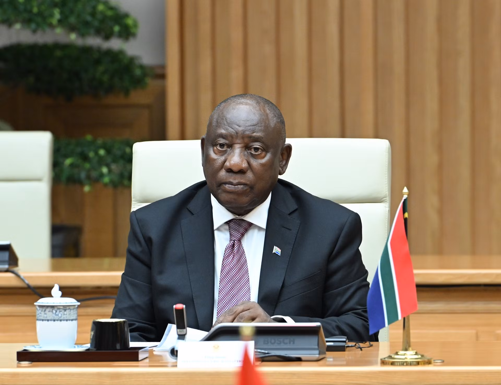 El presidente sudafricano Matamela Cyril Ramaphosa interviene en el encuentro.