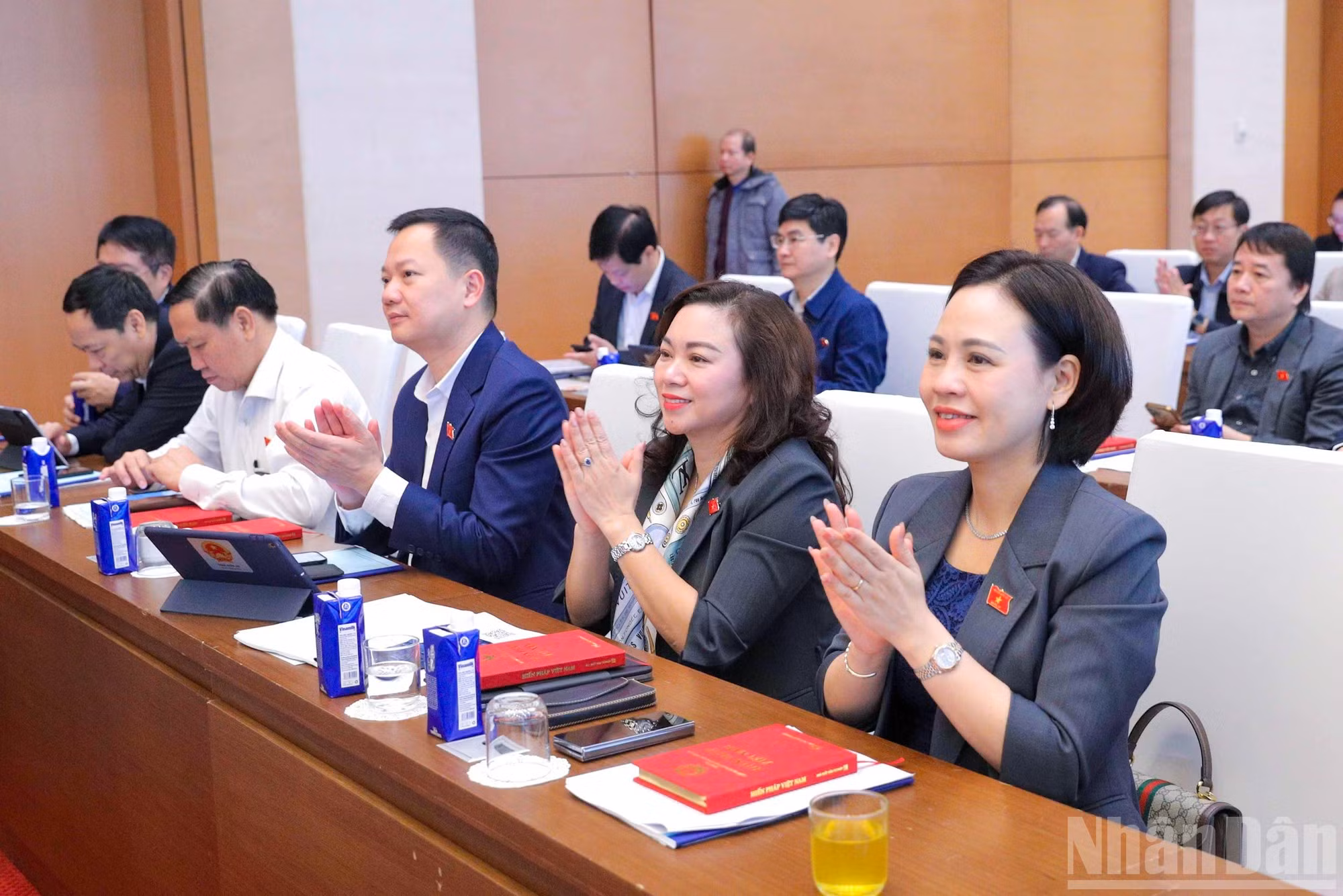 Delegados en el foro.