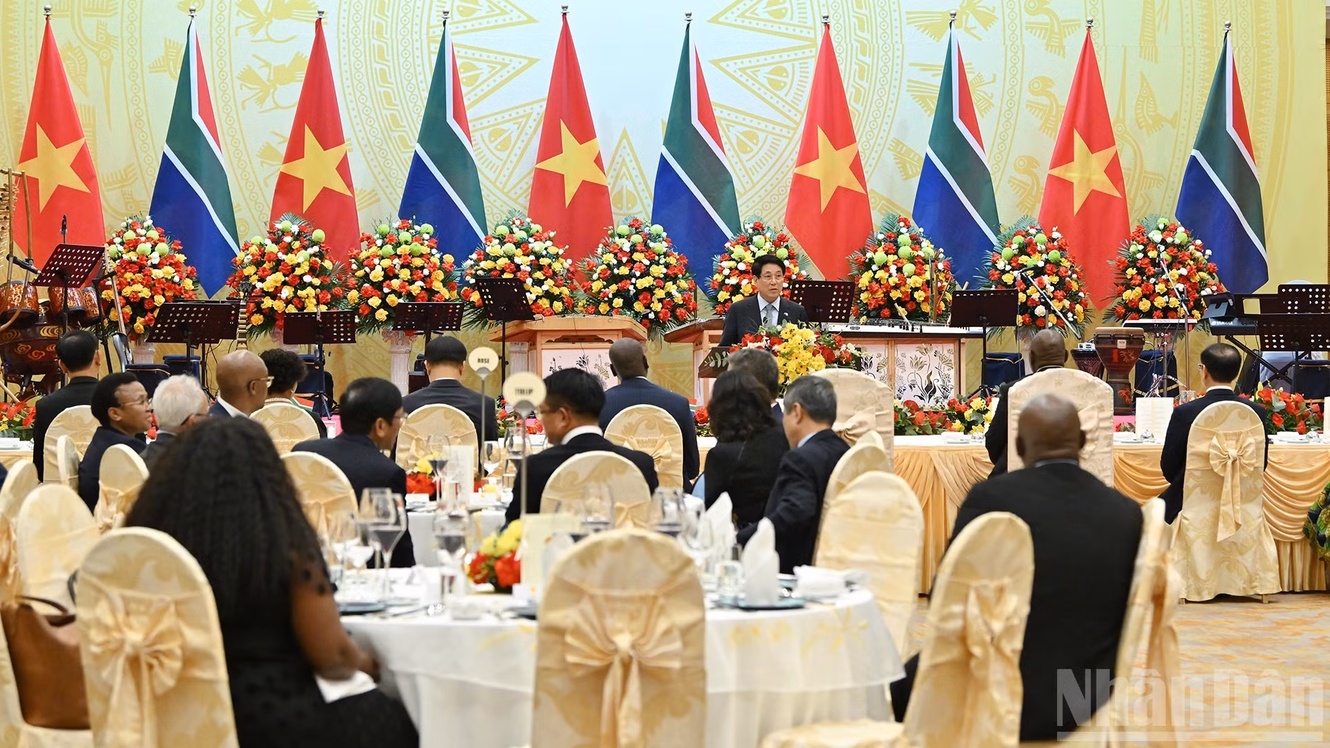 Vista general del banquete estatal.