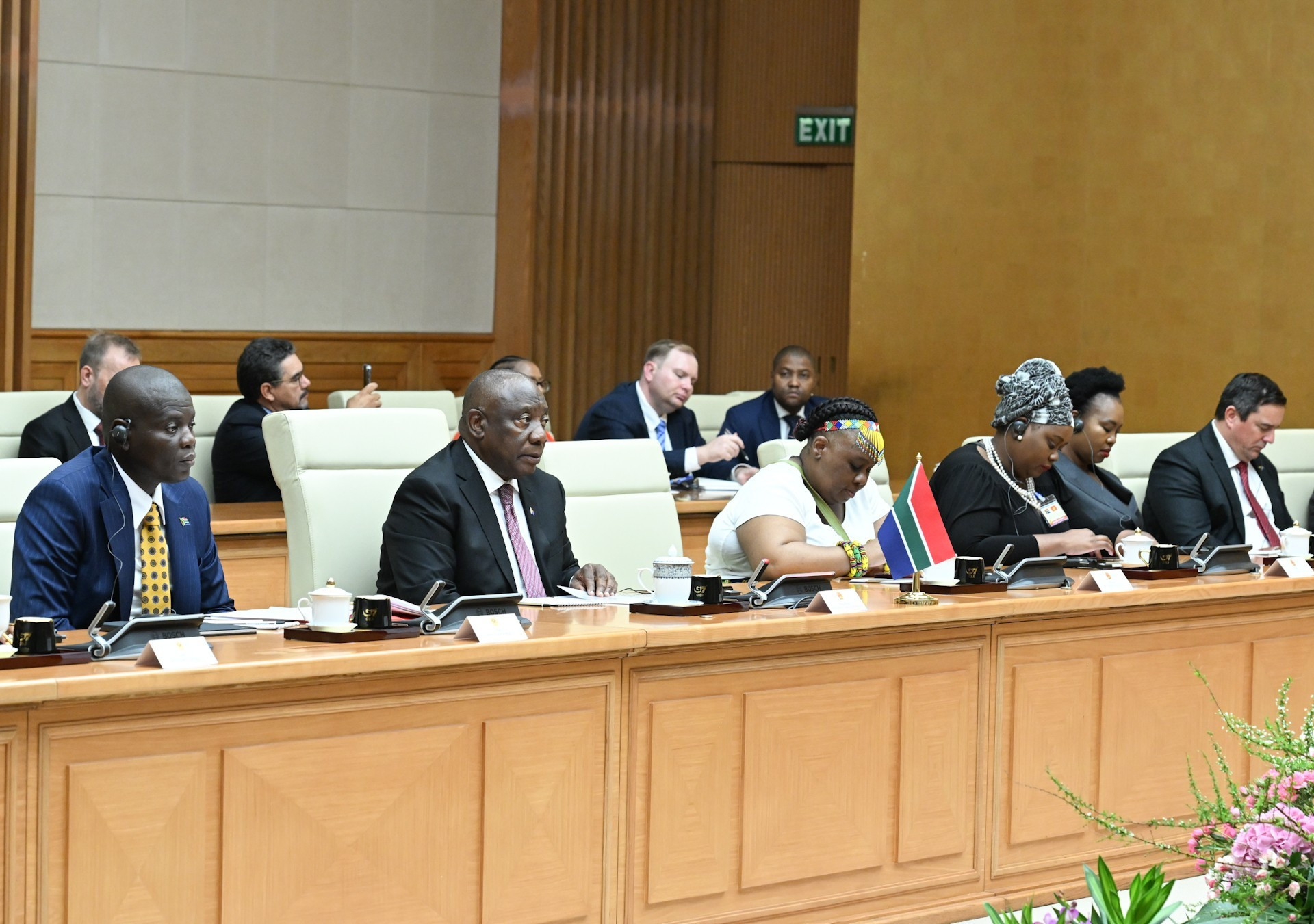 El presidente Matamela Cyril Ramaphosa y los miembros de su delegación. El presidente Matamela Cyril Ramaphosa y los miembros de su delegación.