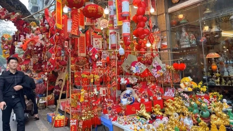 Hanói entra en el punto álgido de su temporada de compras de fin de año (Foto: Nhan Dan)